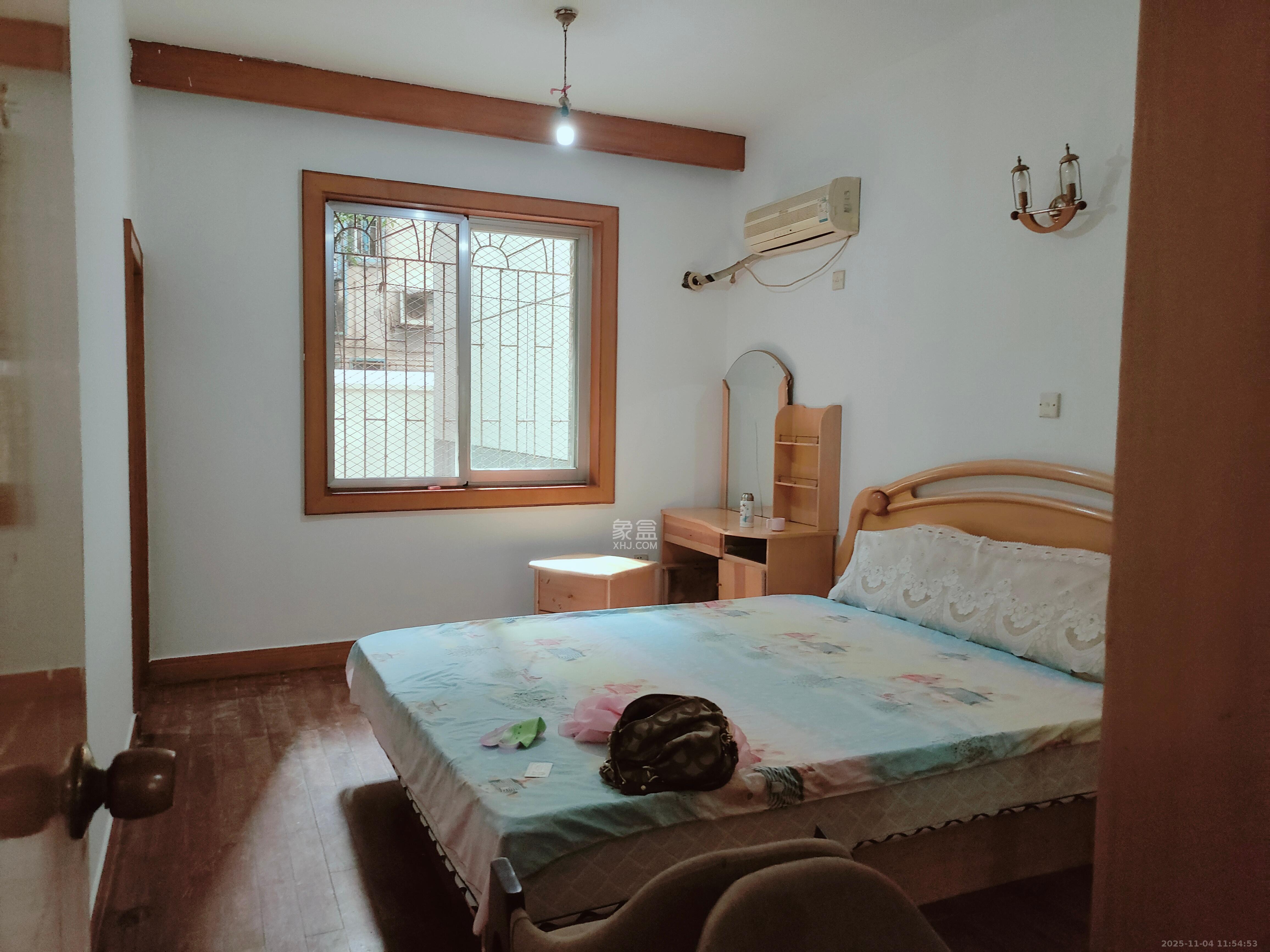 长沙理工大学侯家塘校区教职工宿舍  2室1厅1卫    1600.0元/月 长沙理工大学侯家塘校区教职工宿舍  2室1厅1卫    1600.0元/月室内图