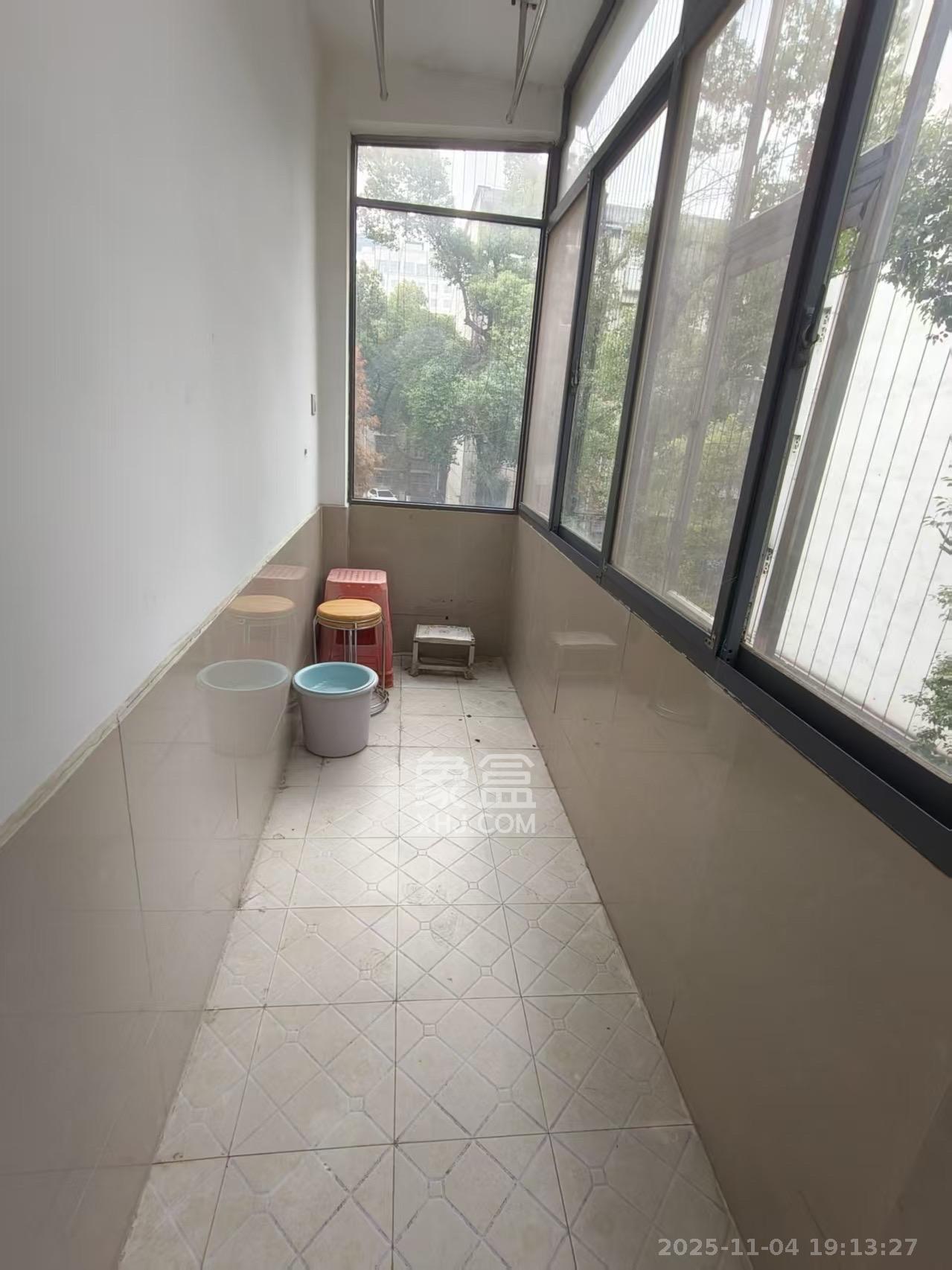 人民新村  1室0厅0卫    1600.0元/月室内图