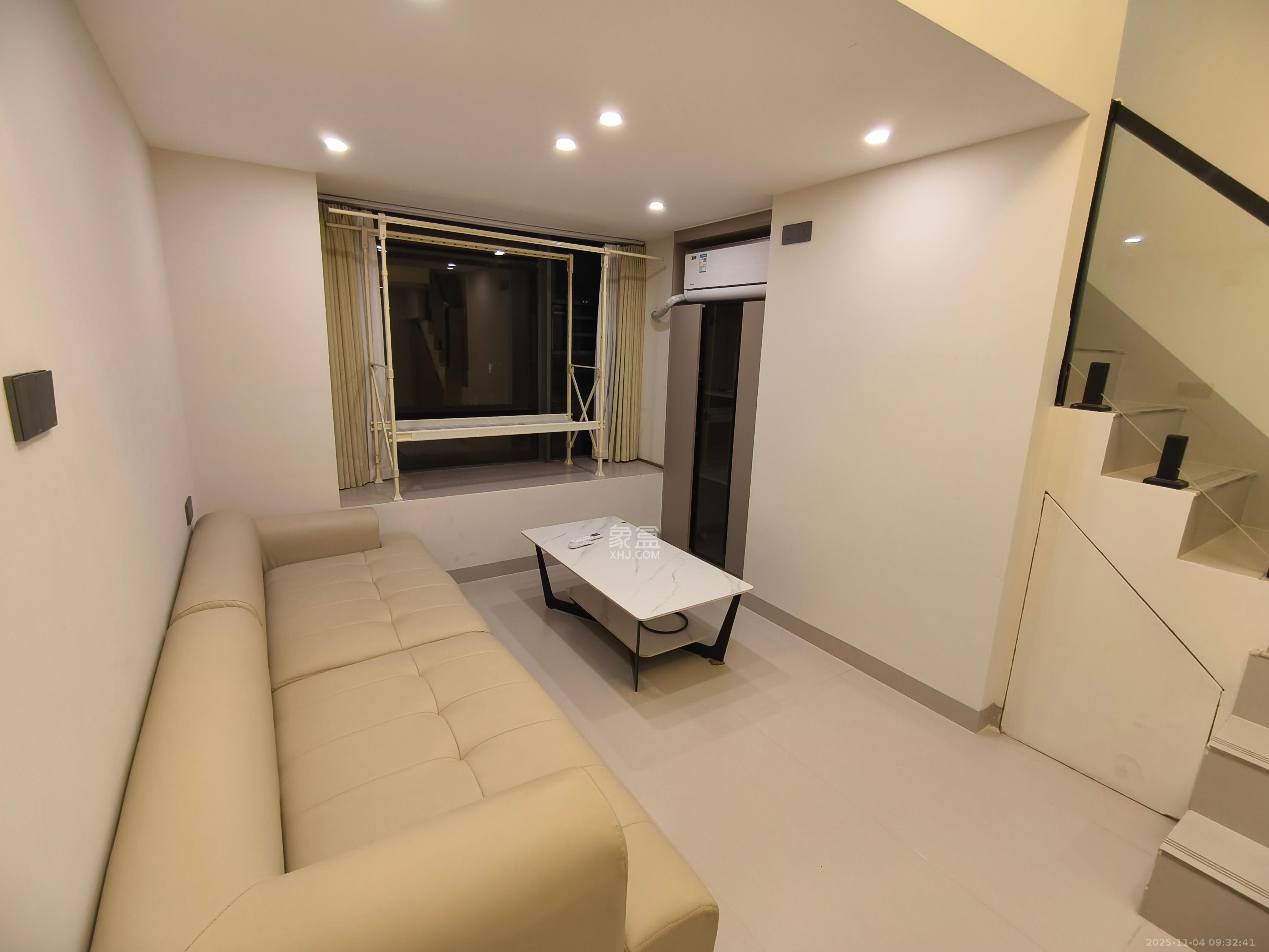 佳兆业云顶都汇 2室1厅1卫 2100.0元/月 佳兆业云顶都汇 2室1厅1卫 2100.0元/月室内图