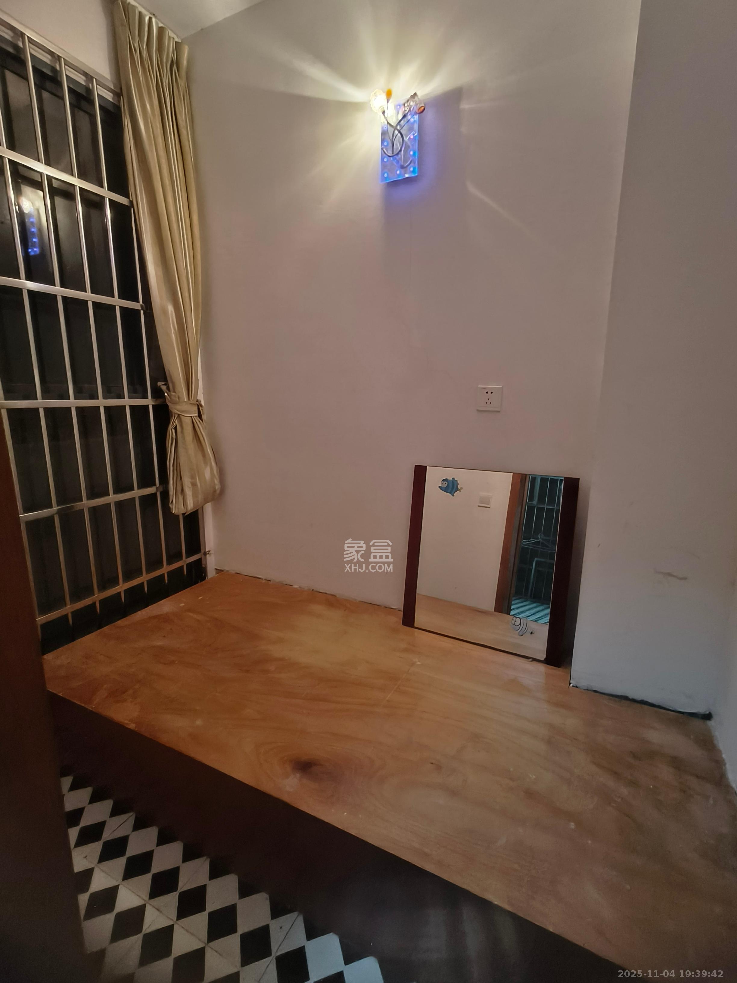 锦湘国际星城三期（锦绣苑）  2室2厅1卫    2400.0元/月室内图