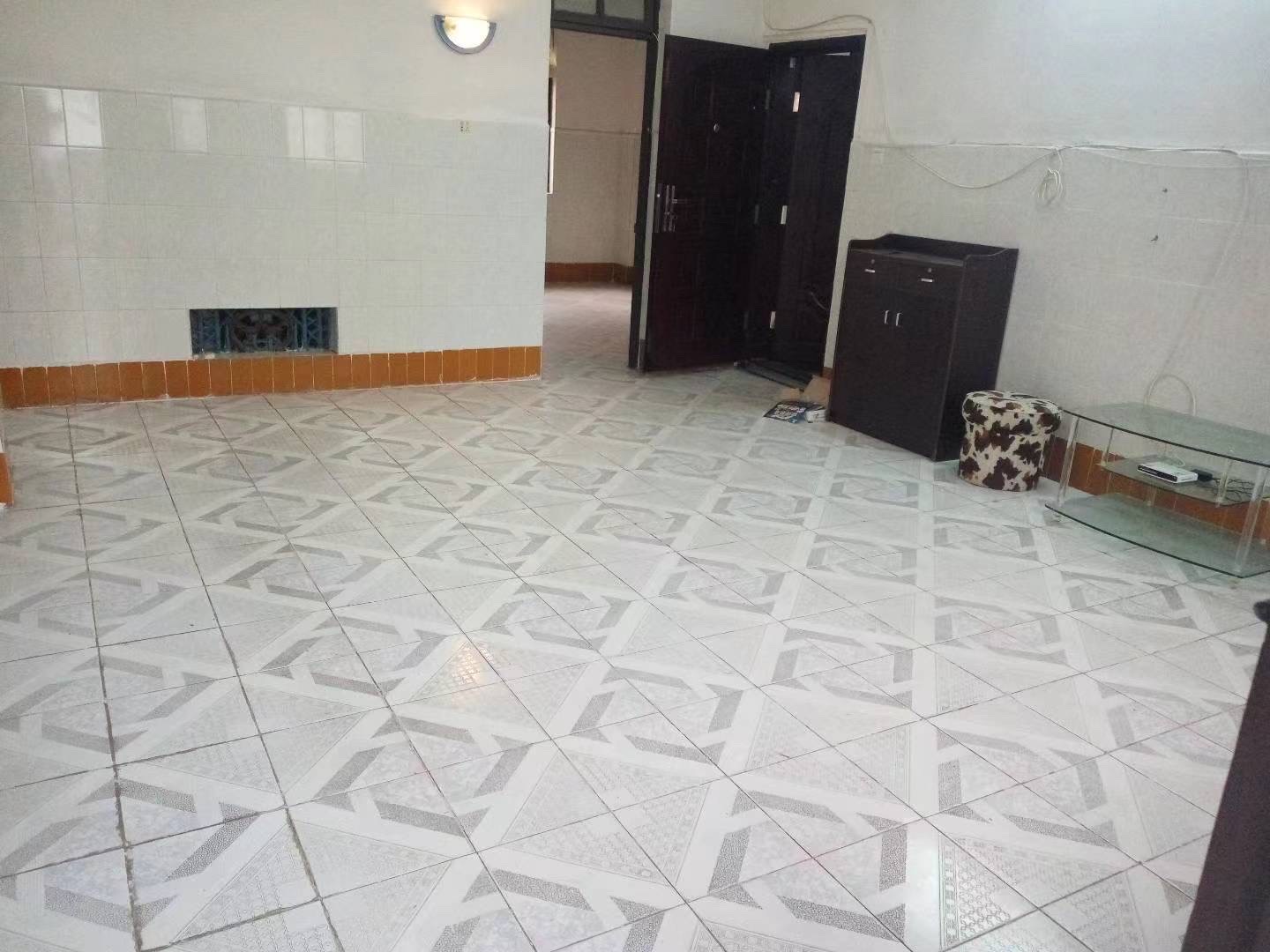 新华印刷厂宿舍（建国路7号）  3室2厅2卫    1700.0元/月室内图