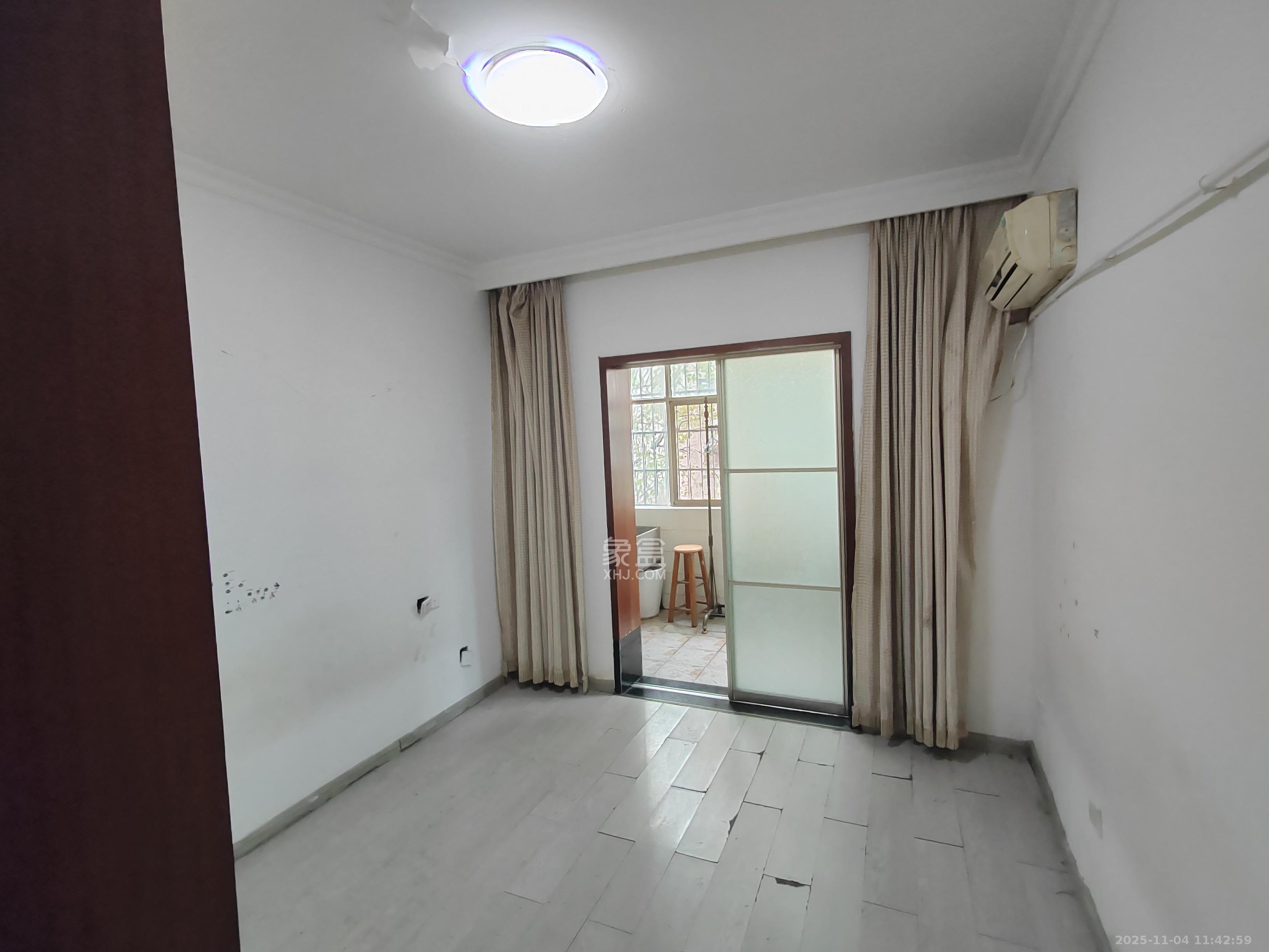 王府井公寓（福源公寓）  3室2厅2卫    4500.0元/月室内图