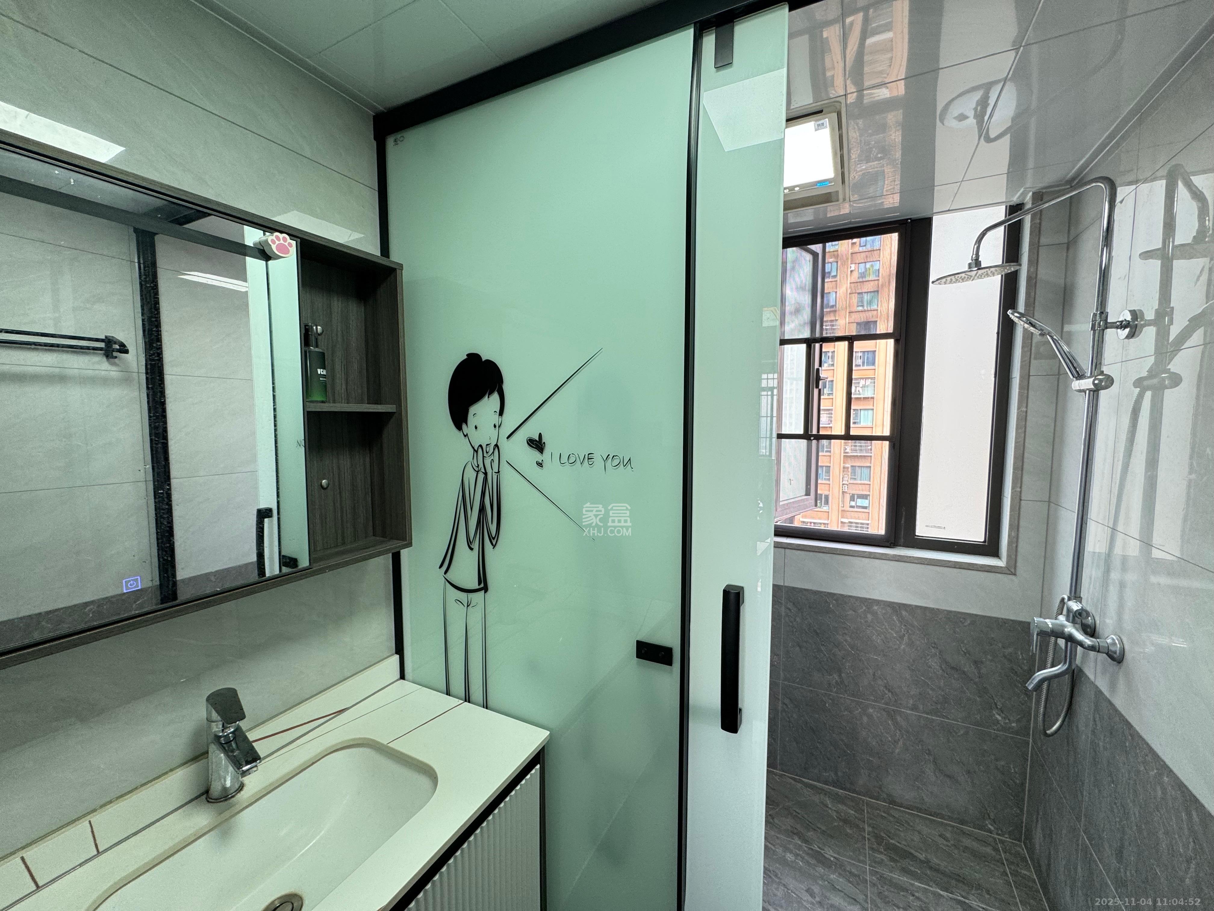 东合新苑  2室1厅1卫    2200.0元/月室内图