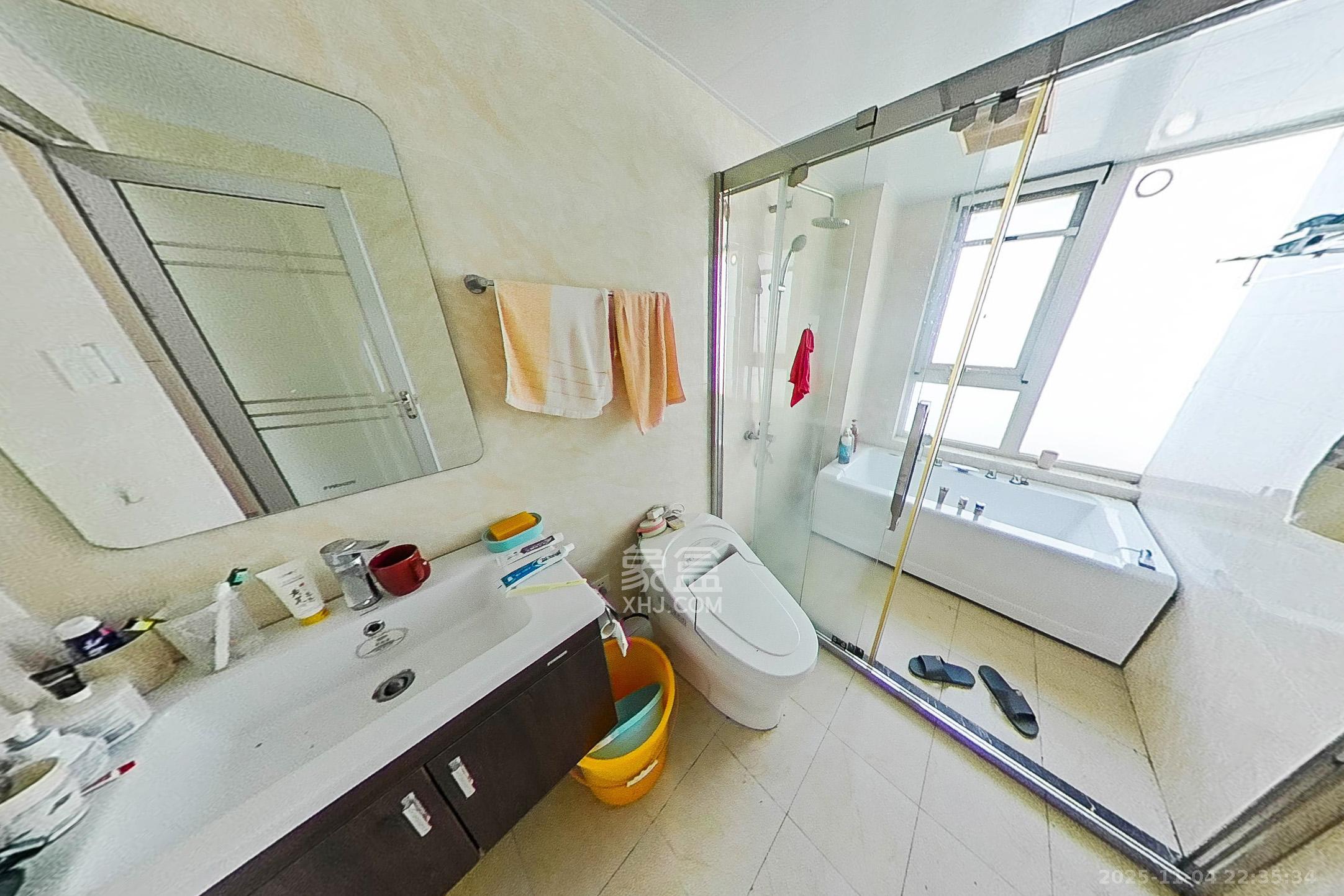 北辰三角洲D2区  4室2厅1卫    185.0万卫生间