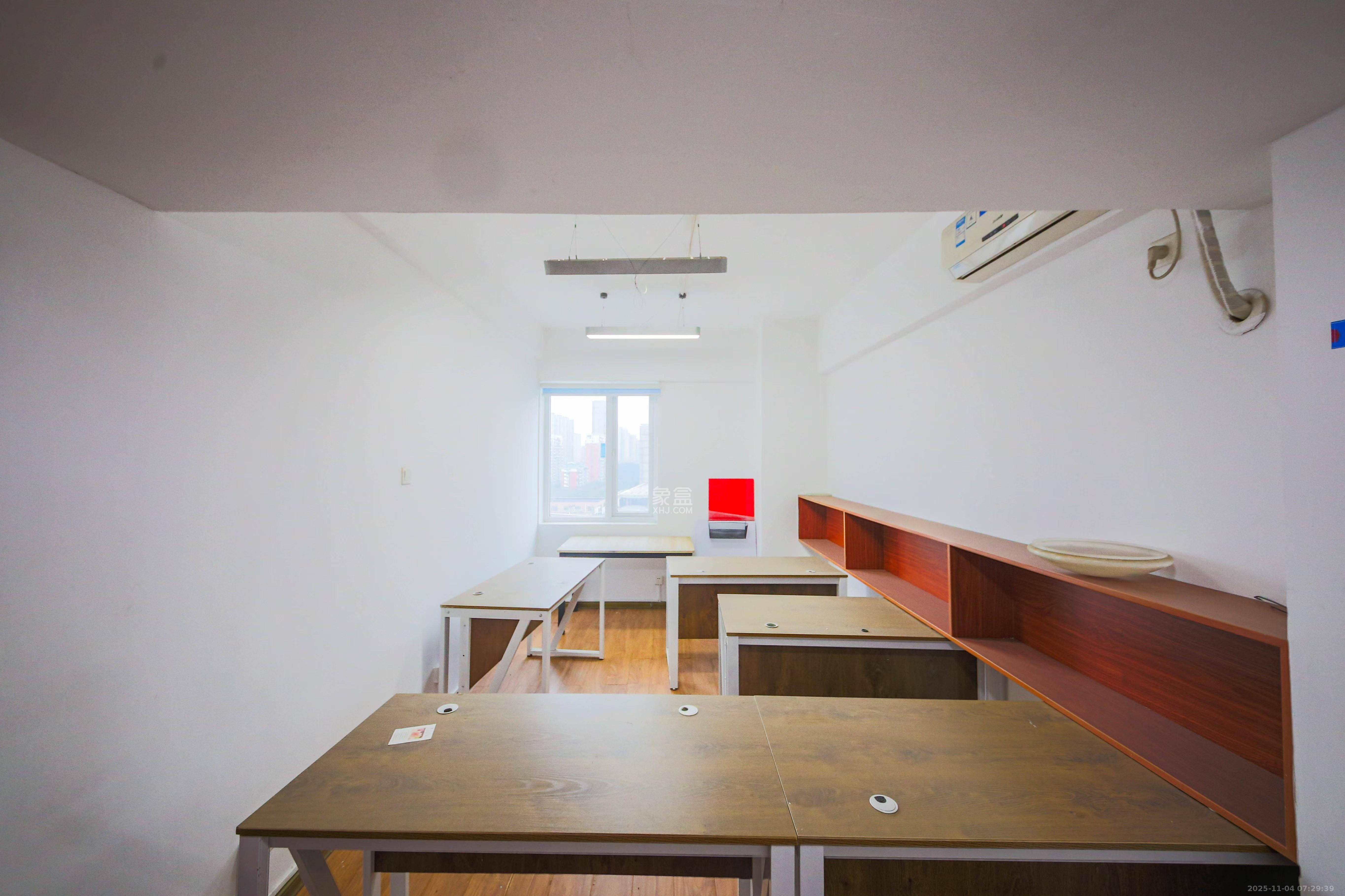 长城华都  1室2厅1卫    3200.0元/月室内图