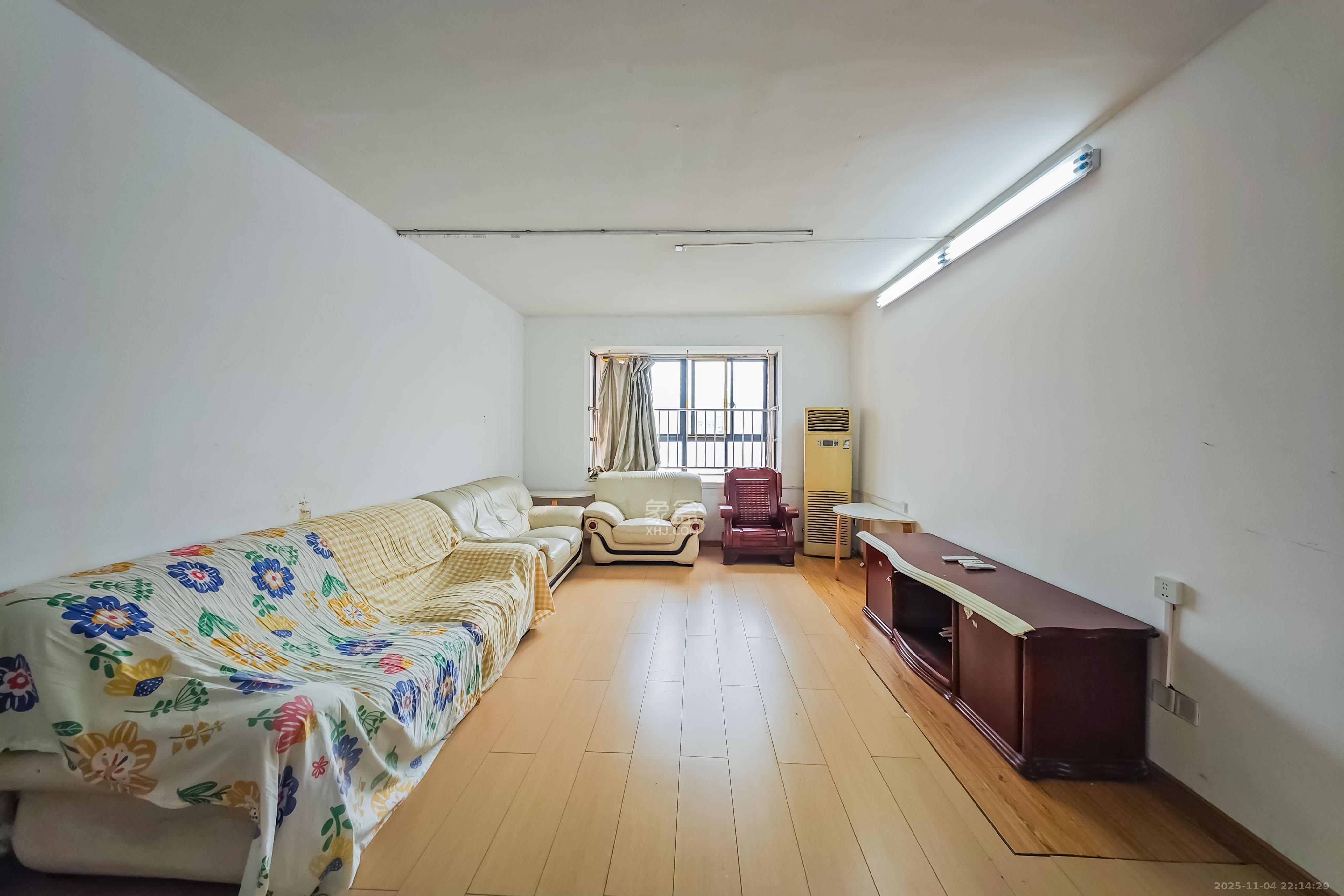 海拔东方  4室2厅2卫    98.0万