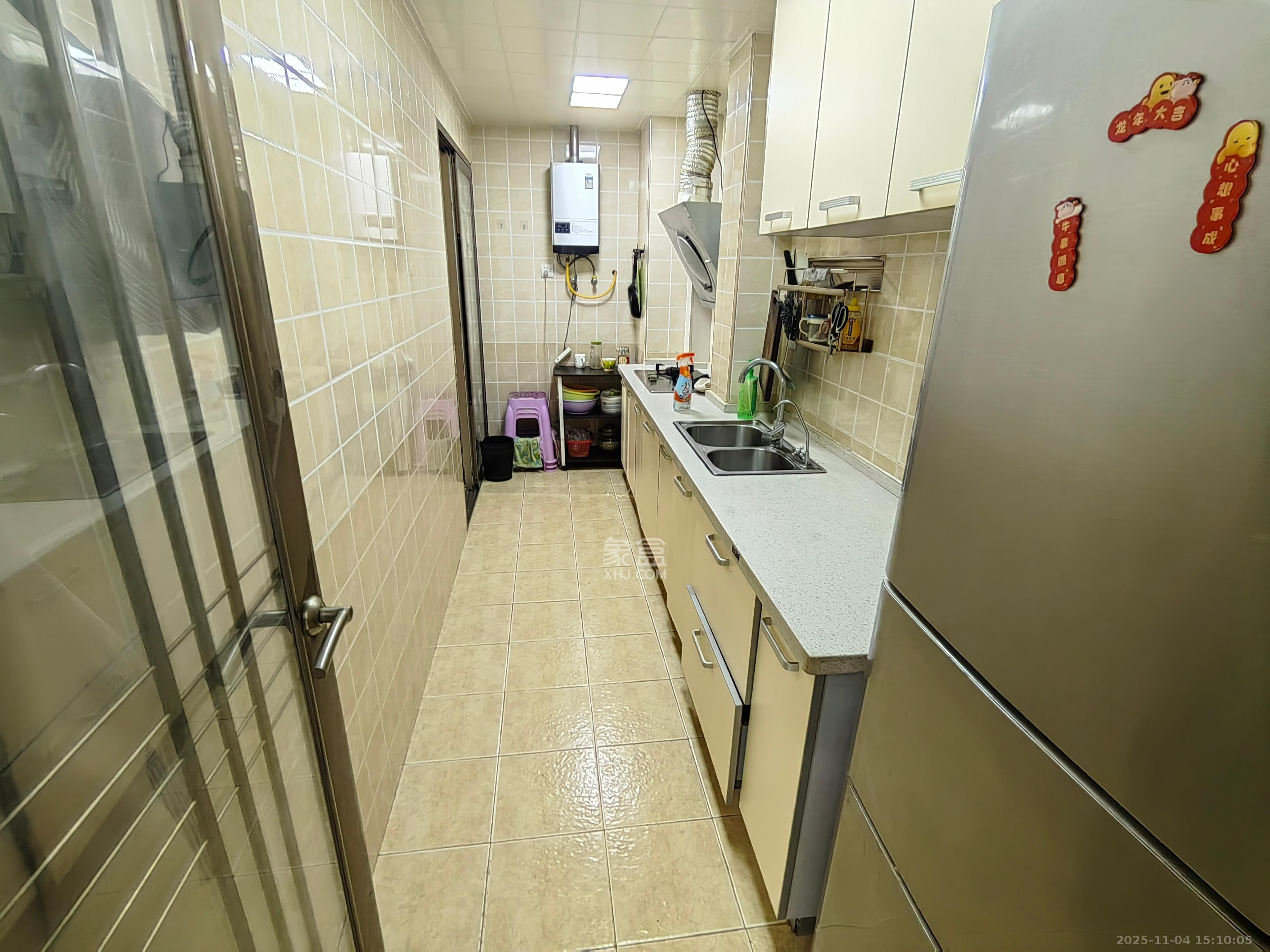 欧莱雅郡  2室1厅1卫    1800.0元/月室内图