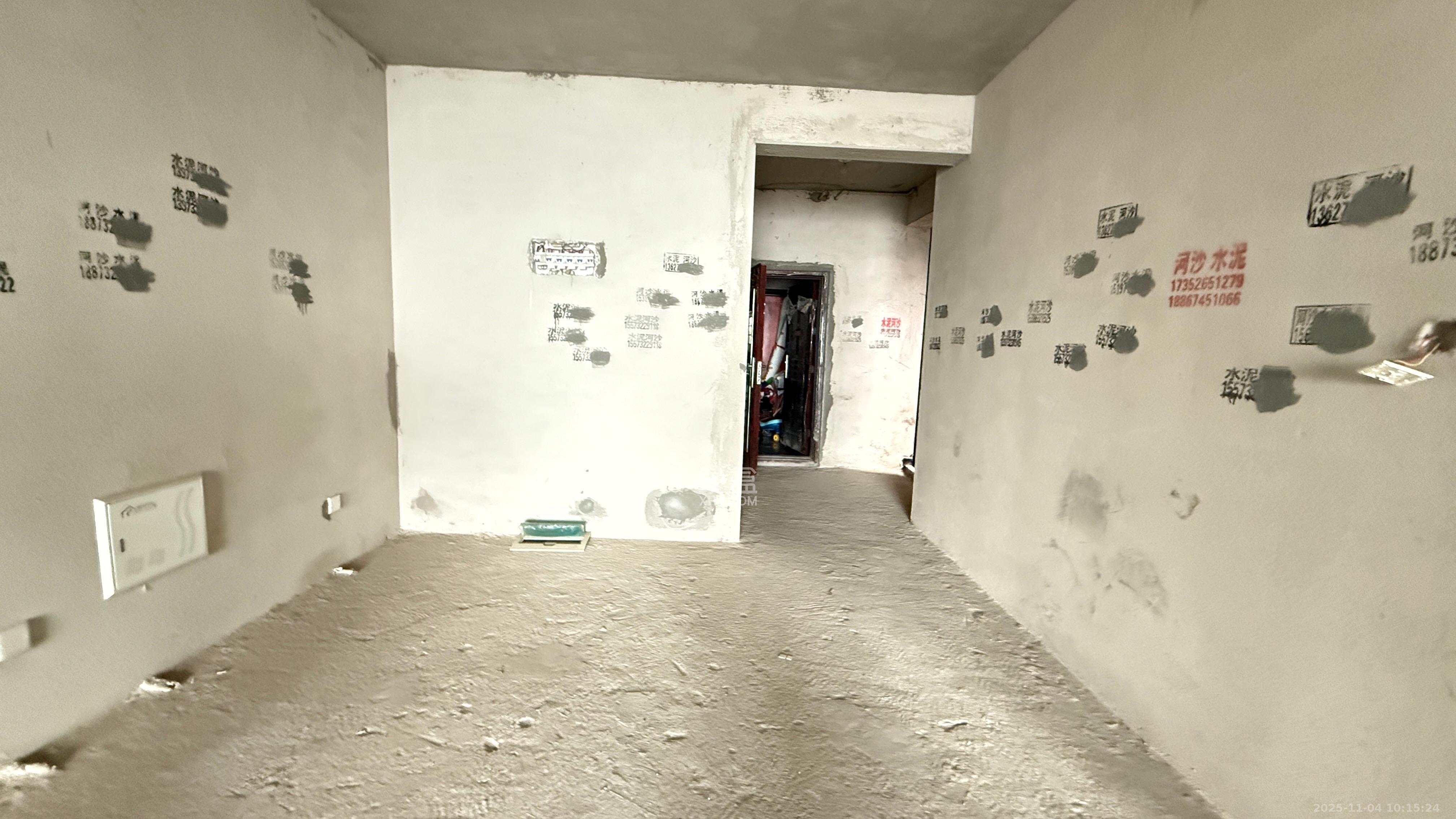 天元广场  2室1厅1卫    39.0万 天元广场  2室1厅1卫    39.0万客厅