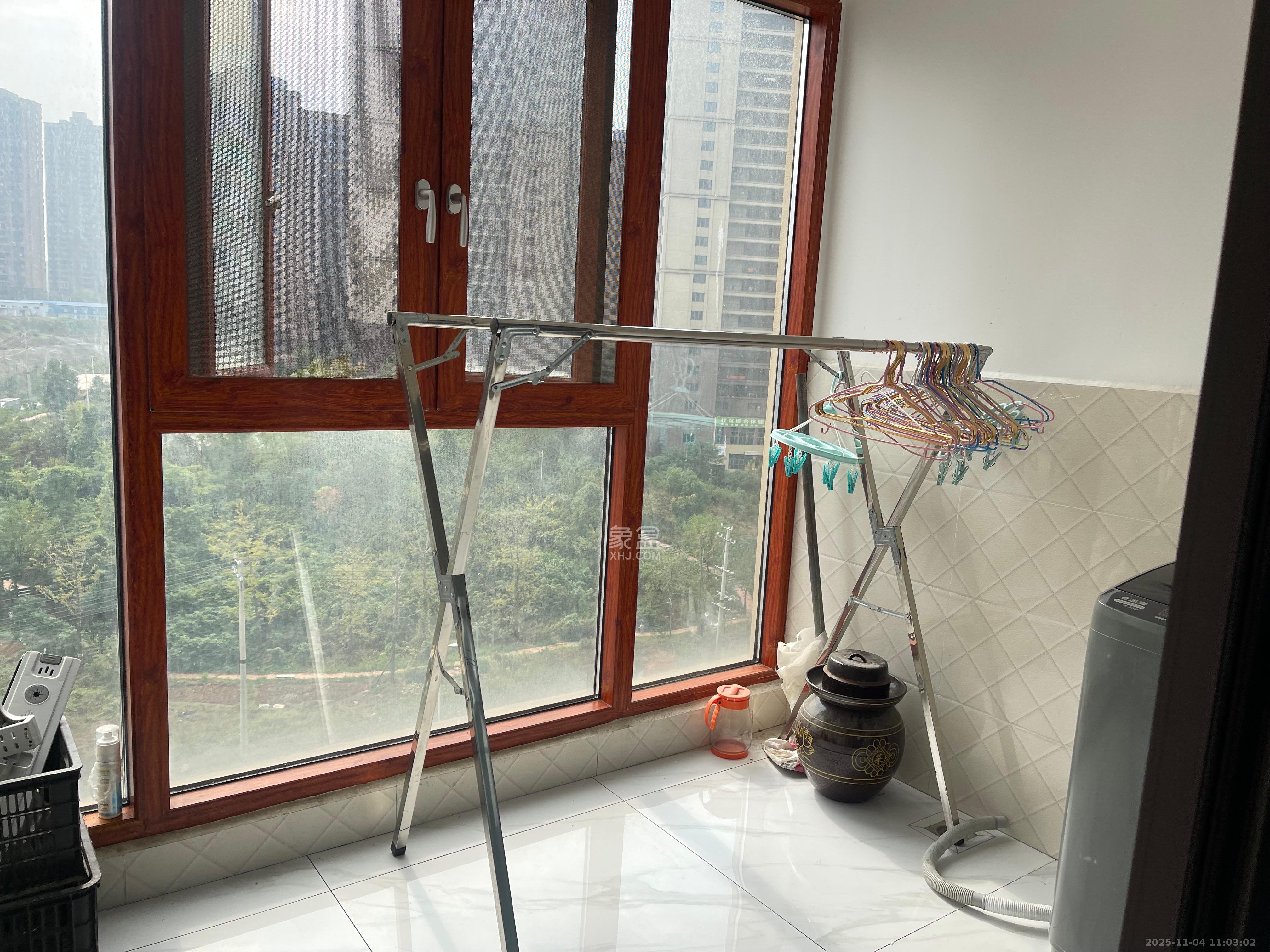 保利城(中航城国际社区、郡原美村) 3室2厅2卫 2600.0元/月 保利城(中航城国际社区、郡原美村) 3室2厅2卫 2600.0元/月室内图