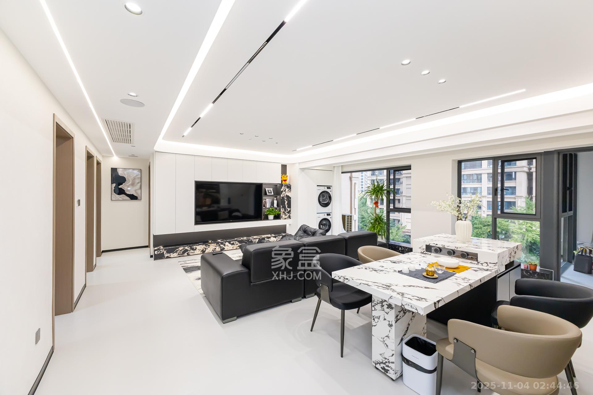 润和又一城  3室2厅2卫    115.8万客厅