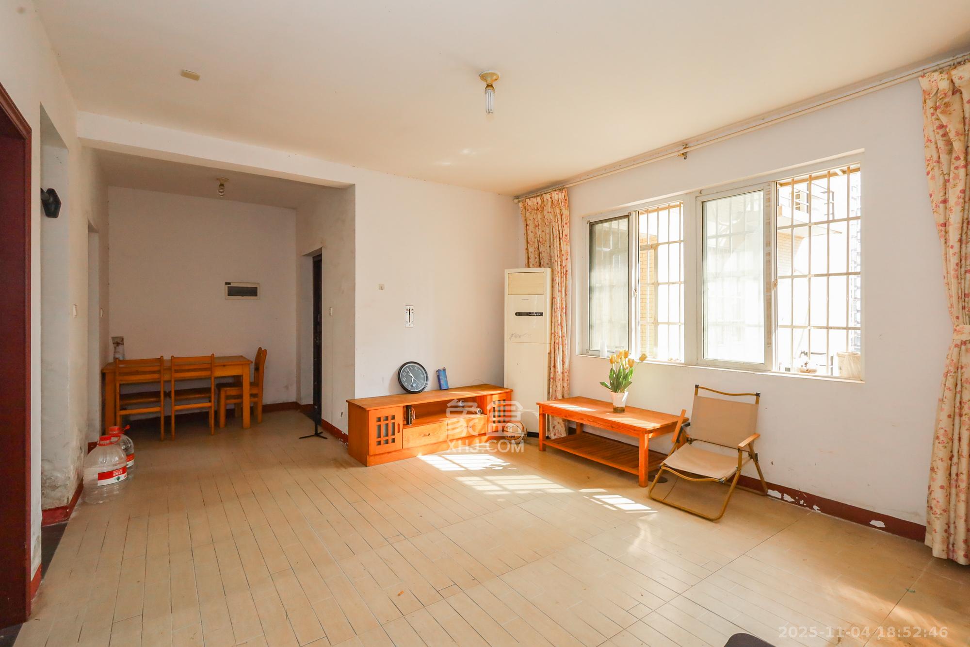 谷山庭院一期  3室2厅1卫    49.8万客厅