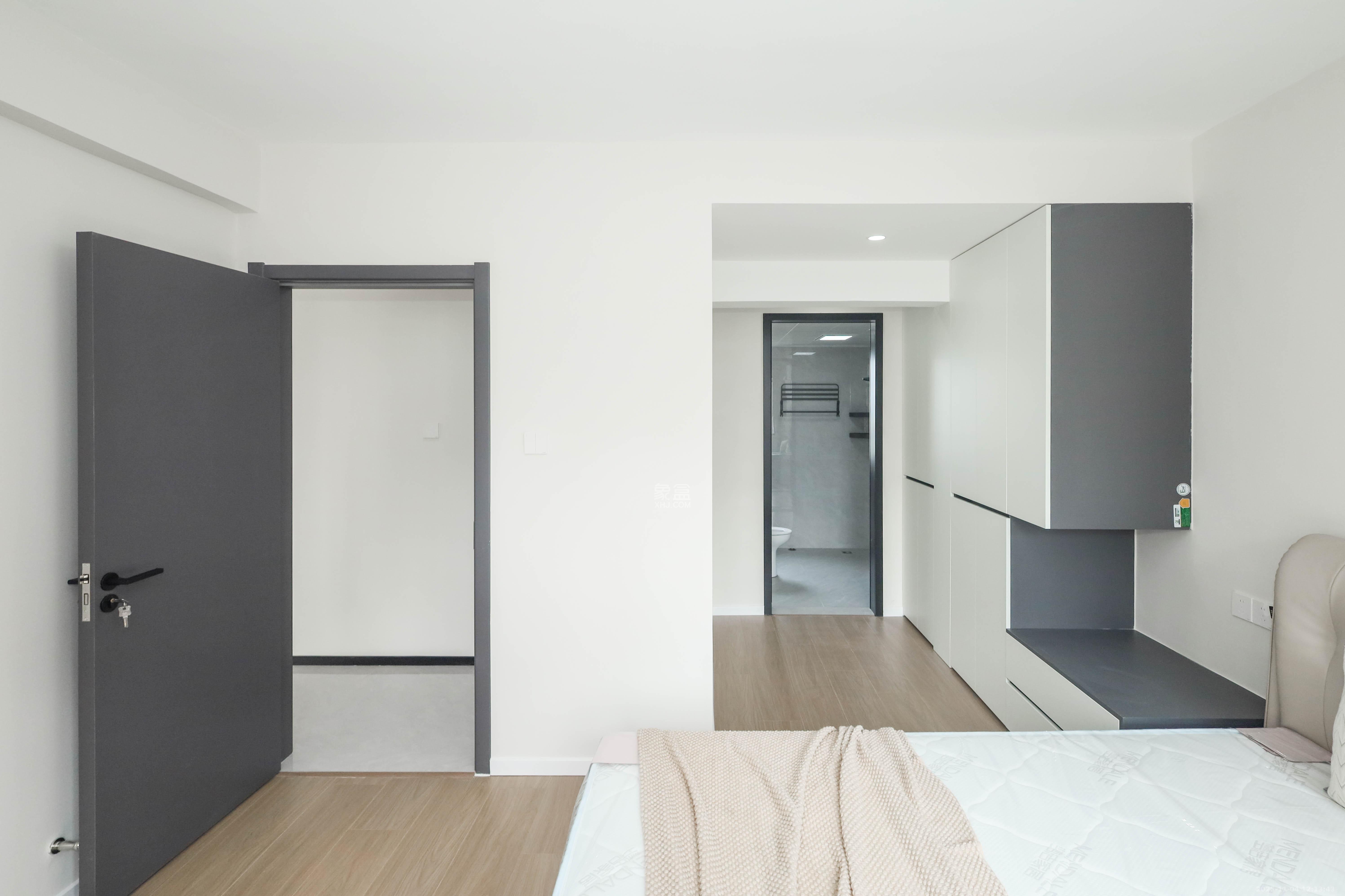 好莱城（弘德西街）  4室2厅2卫    132.8万卧室