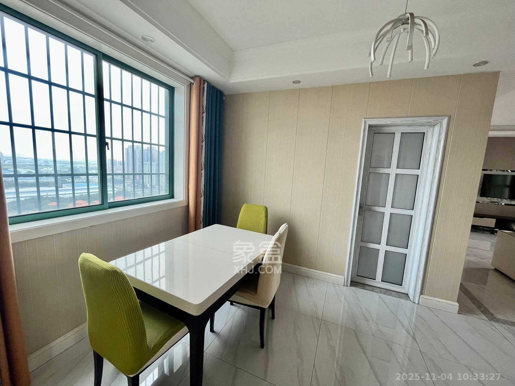 九华富瑶天下  4室2厅2卫    2300.0元/月室内图