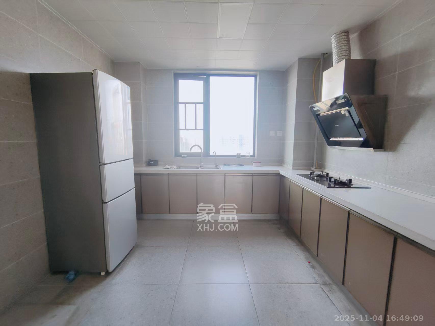 中国铁建洋湖苑 4室2厅2卫 2600.0元/月 中国铁建洋湖苑 4室2厅2卫 2600.0元/月室内图