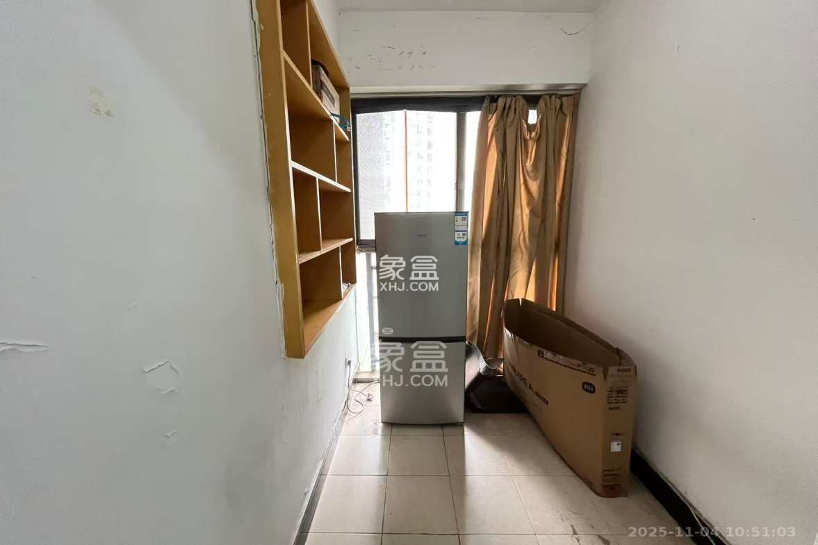 银港水晶城 2室2厅1卫 1900.0元/月 银港水晶城 2室2厅1卫 1900.0元/月室内图