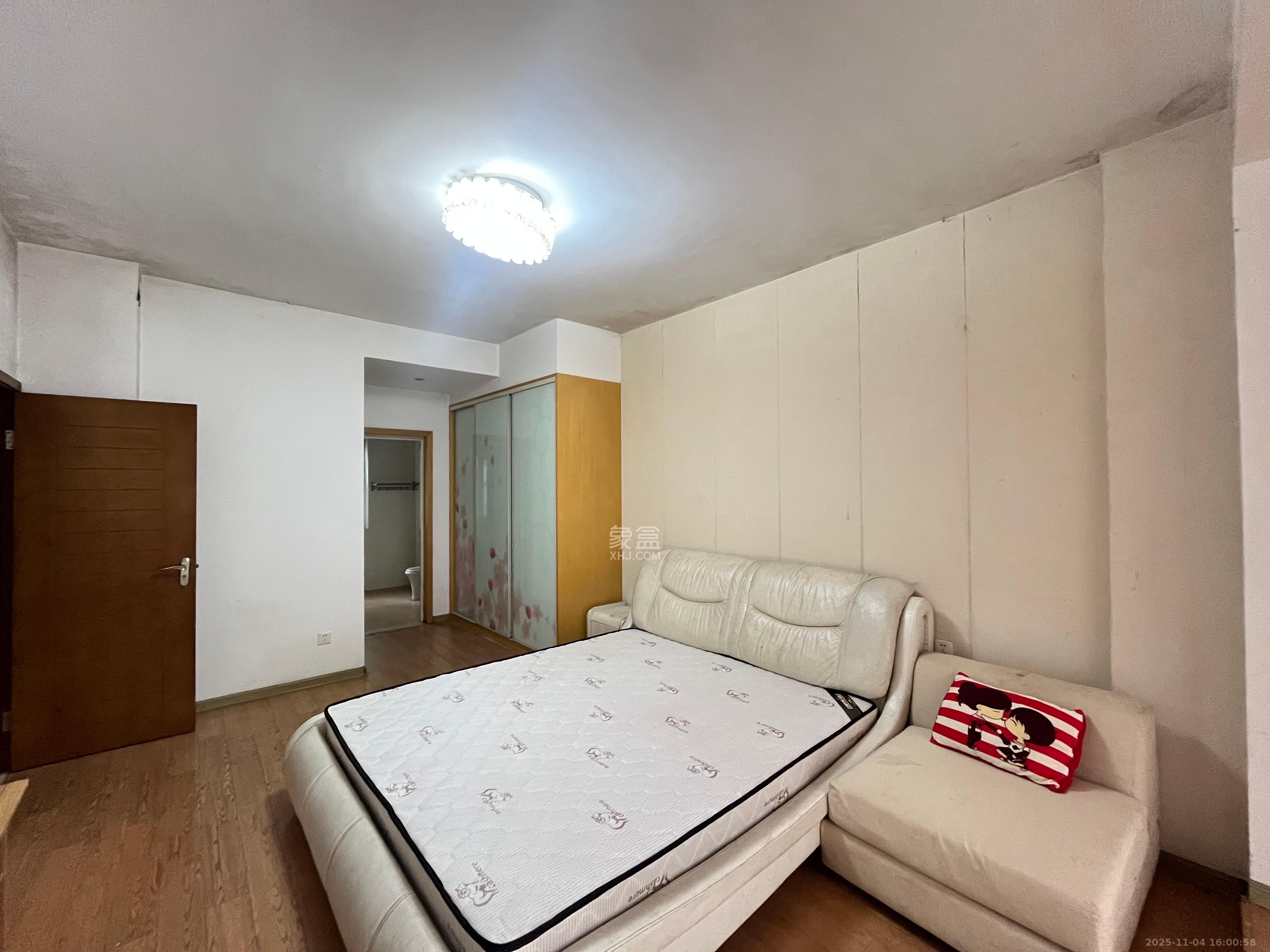 星城国际  3室2厅2卫    1500.0元/月室内图