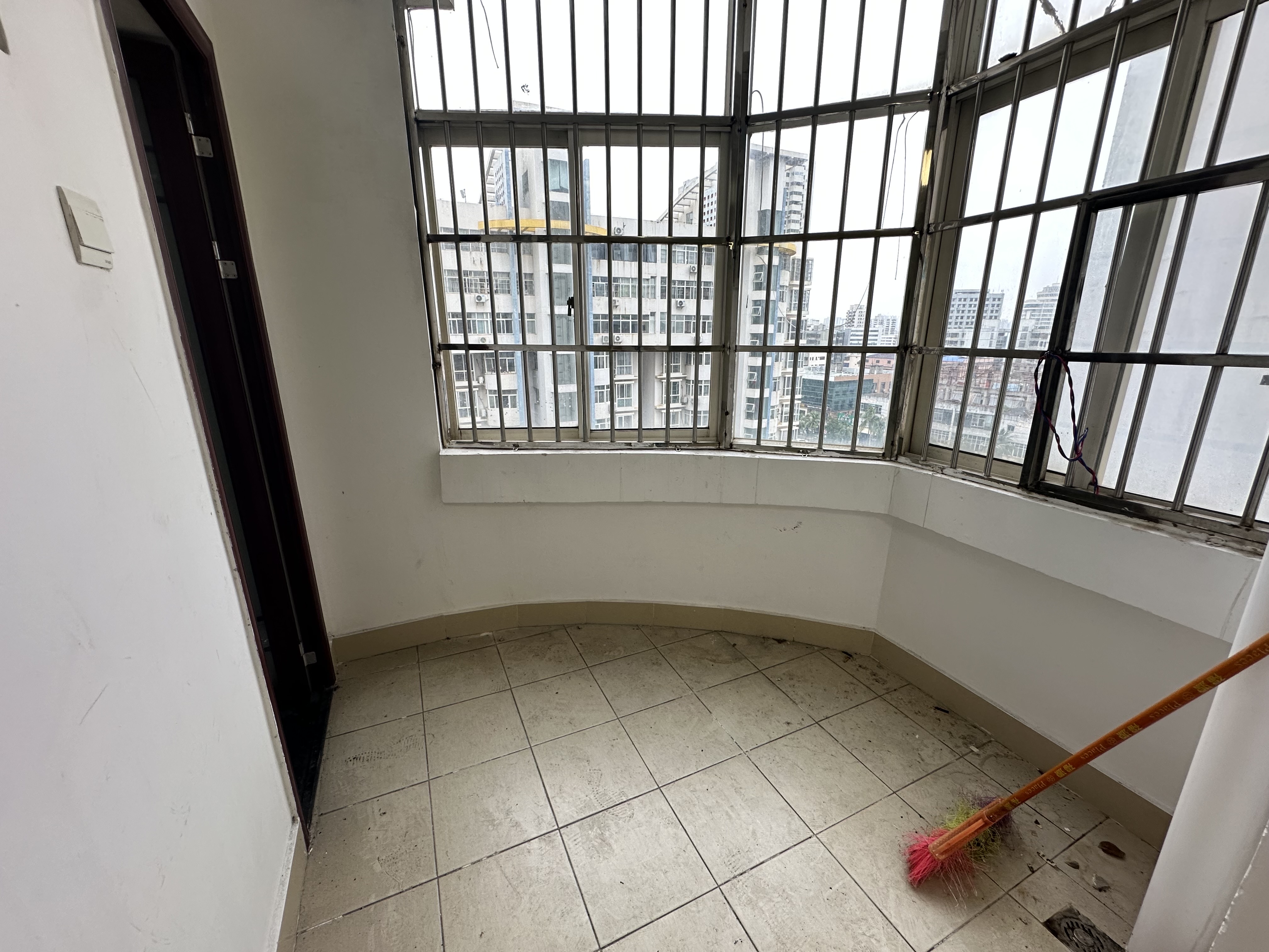 昌茂清华园 2室2厅1卫 99.0万 昌茂清华园 2室2厅1卫 99.0万客厅