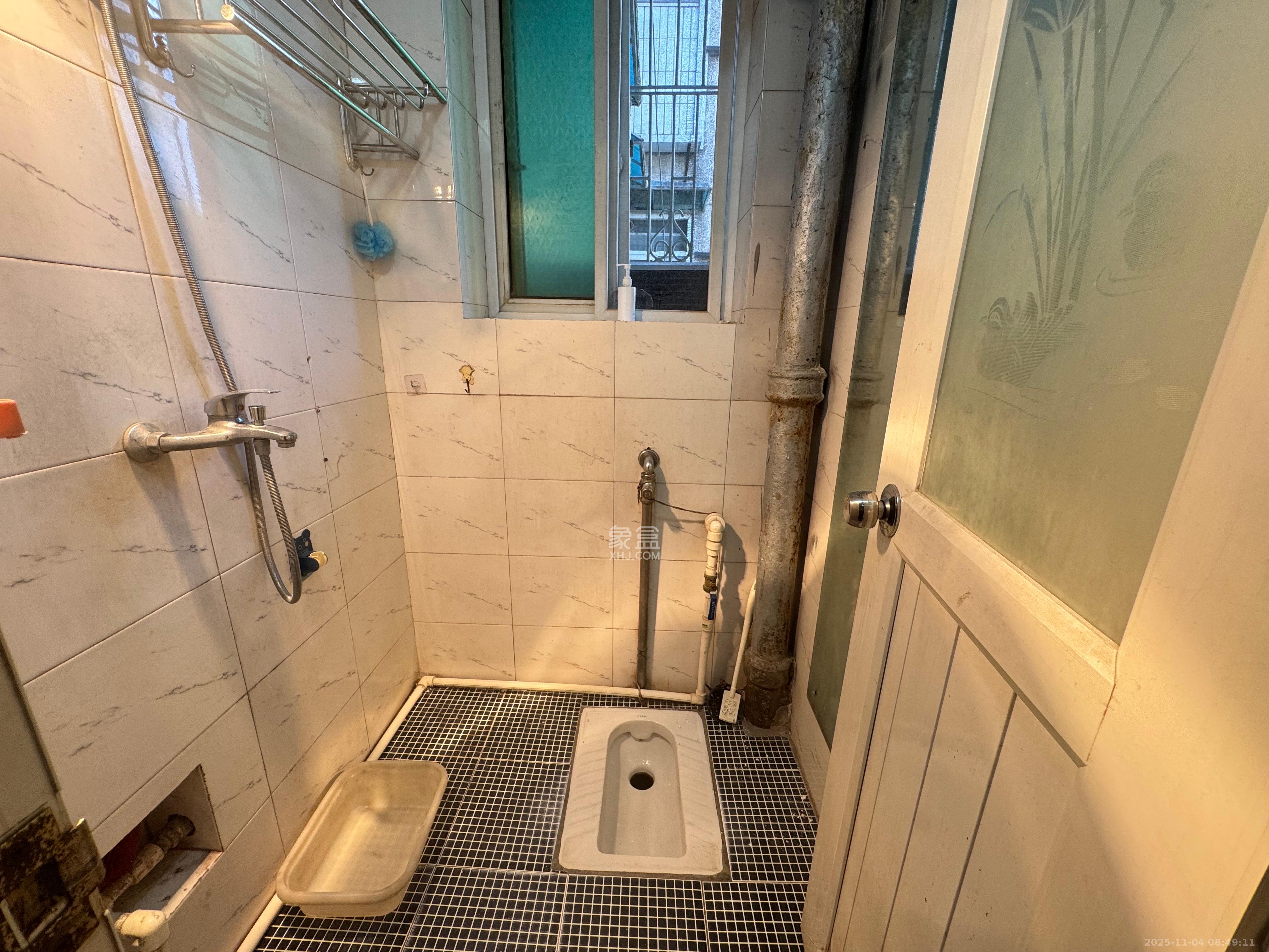 茶园坡社区(原王家冲社区) 3室1厅1卫 1300.0元/月 茶园坡社区(原王家冲社区) 3室1厅1卫 1300.0元/月室内图