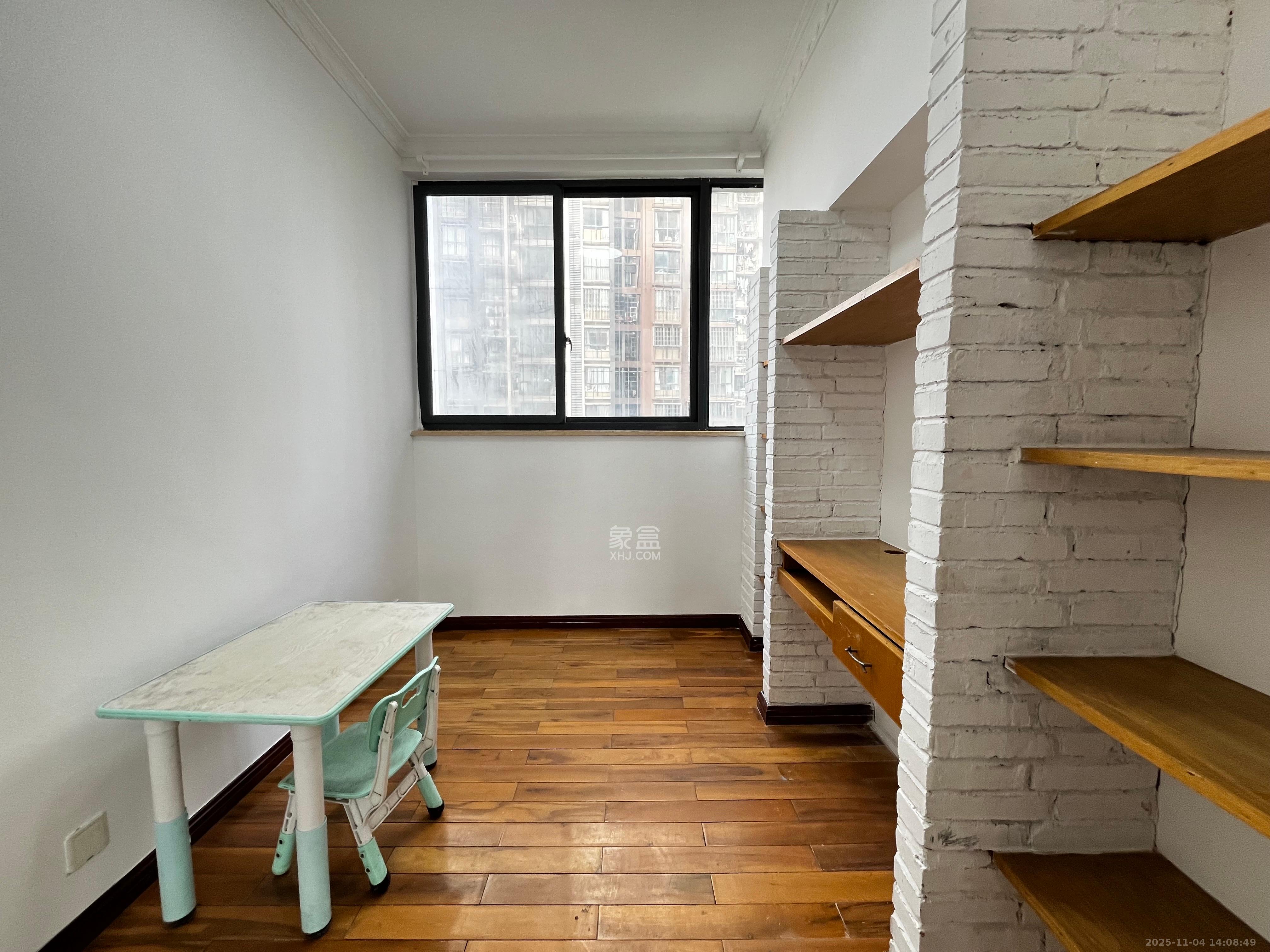 城南故事家园  3室2厅1卫    2300.0元/月室内图