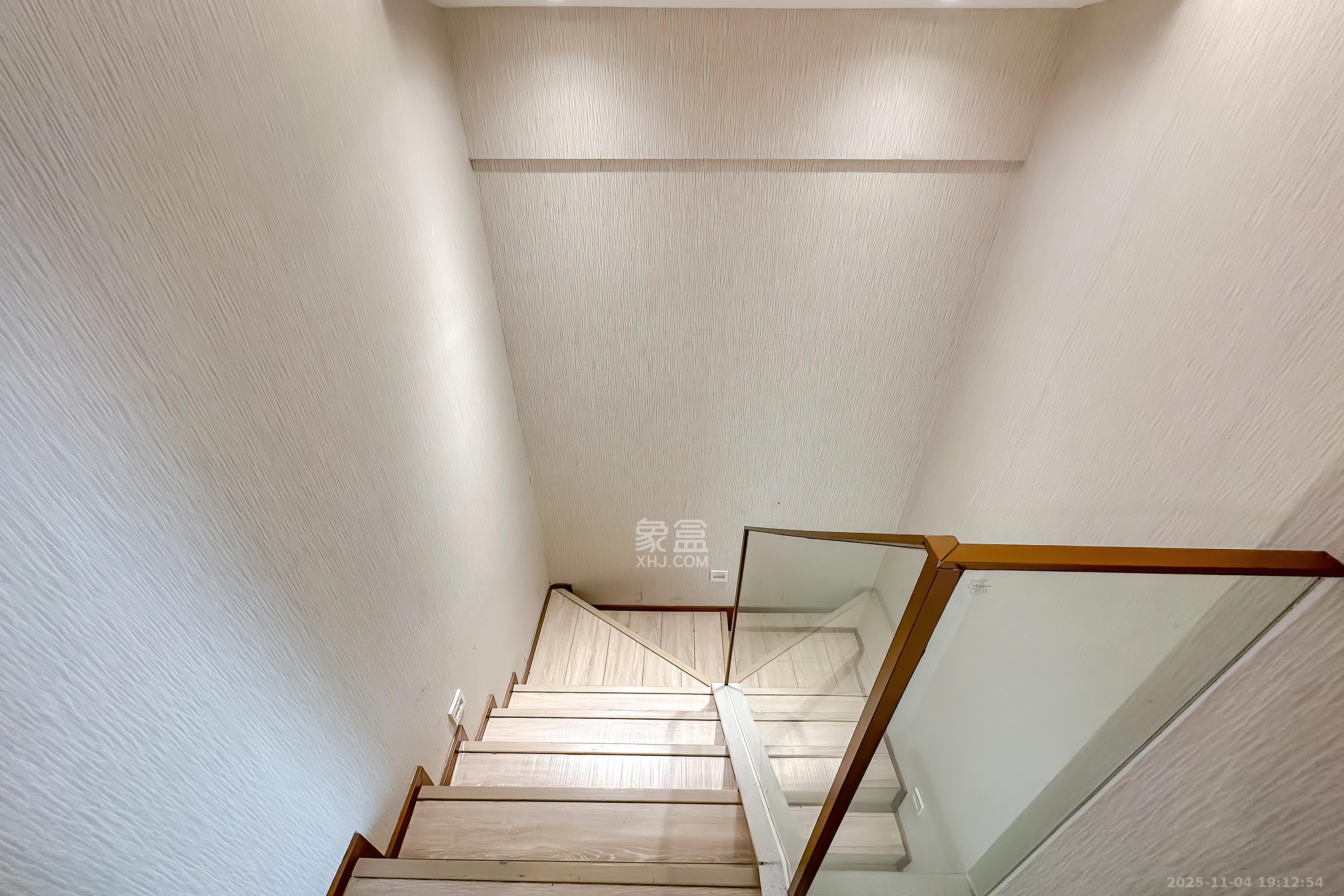 华远华时代 3室2厅2卫 98.0万 华远华时代 3室2厅2卫 98.0万其他