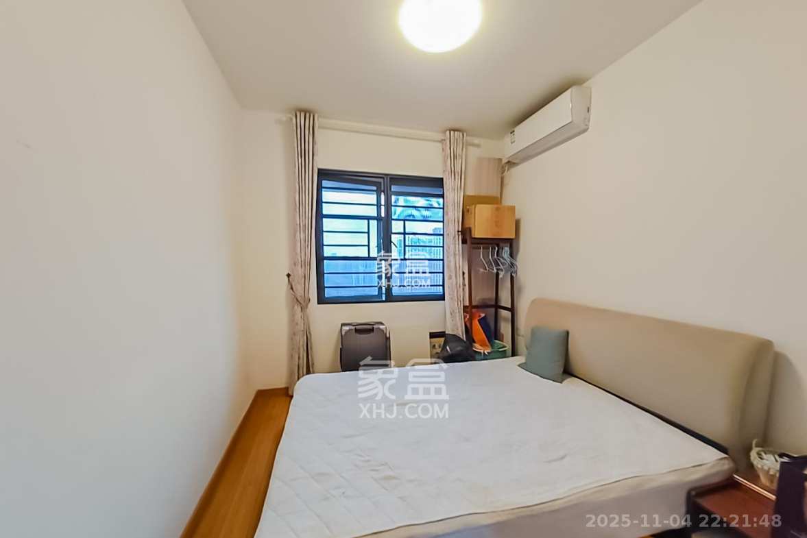 旭辉国际广场(永升商业广场) 4室2厅2卫 165.0万 旭辉国际广场(永升商业广场) 4室2厅2卫 165.0万卧室