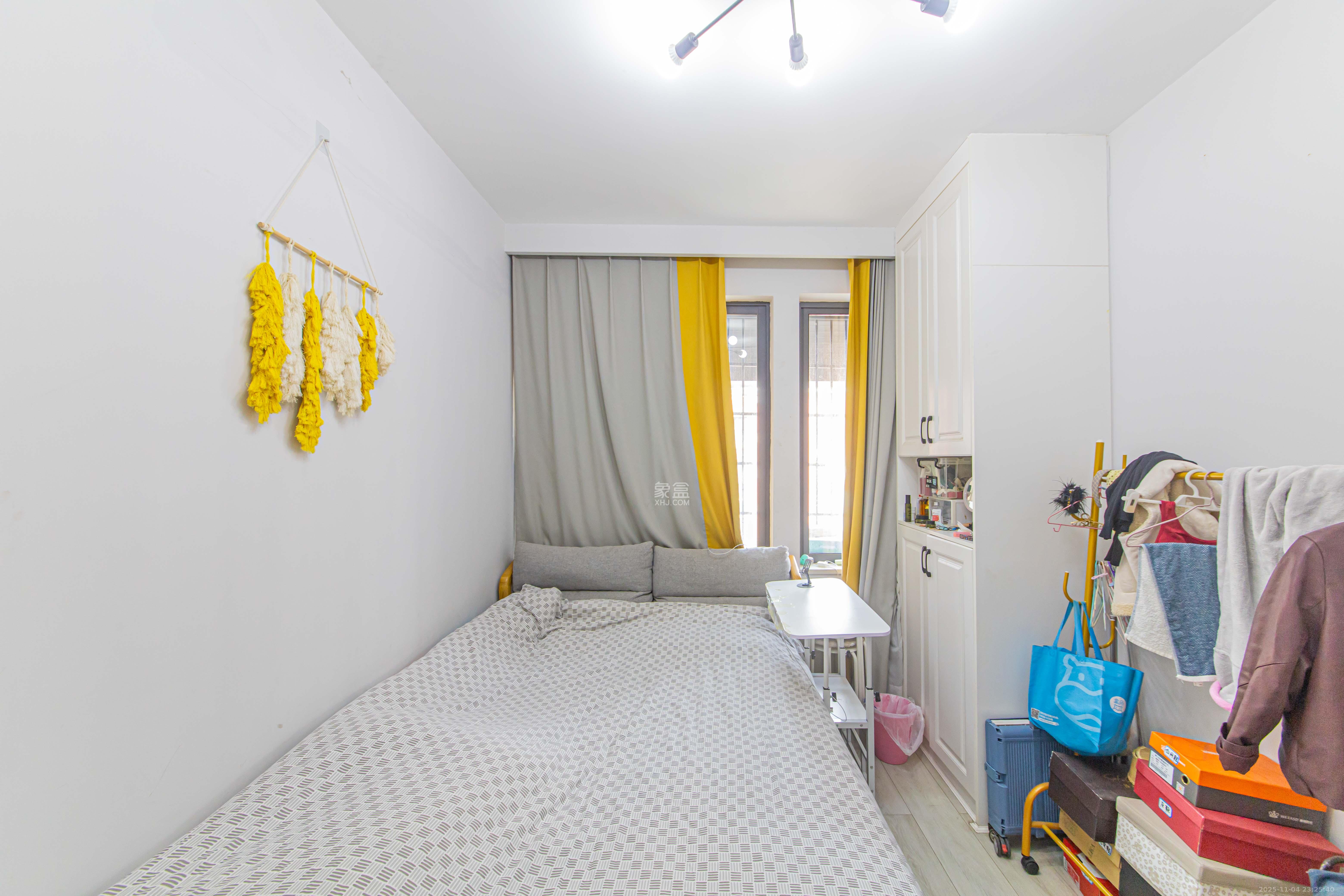 中信文化广场(中信新城二期) 3室2厅1卫 80.0万 中信文化广场(中信新城二期) 3室2厅1卫 80.0万卧室