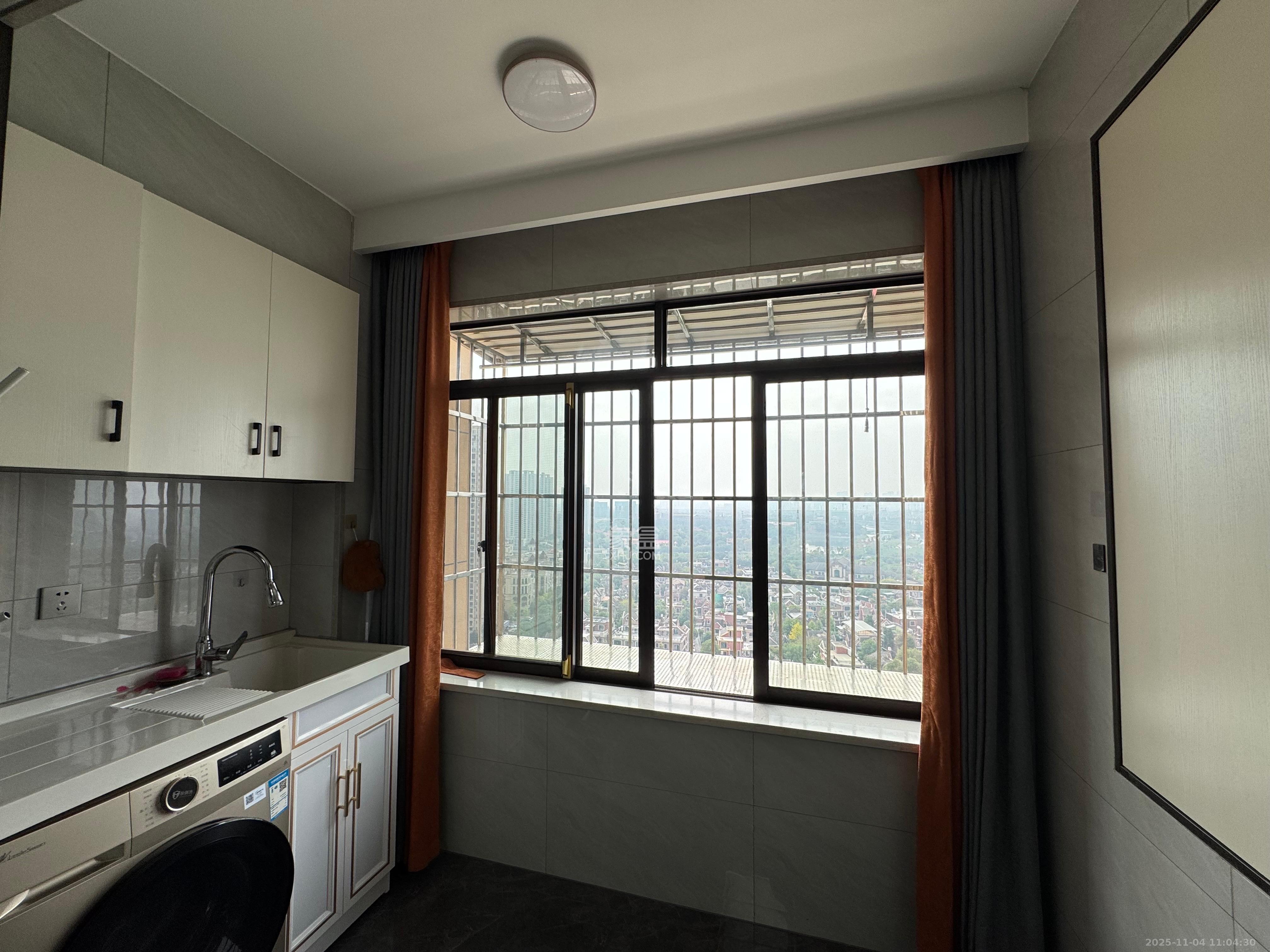 东合新苑  2室1厅1卫    2200.0元/月室内图