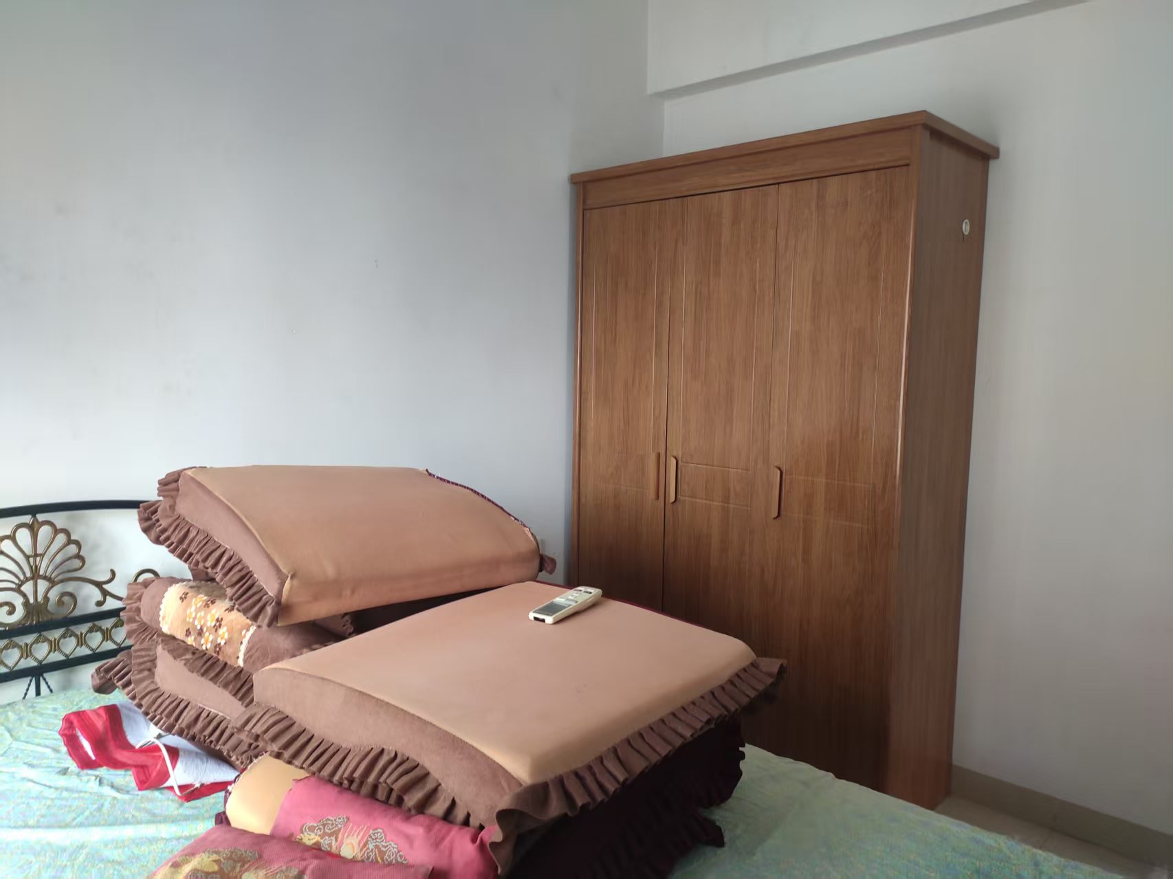 滨江帝景一期  2室2厅1卫    2200.0元/月室内图