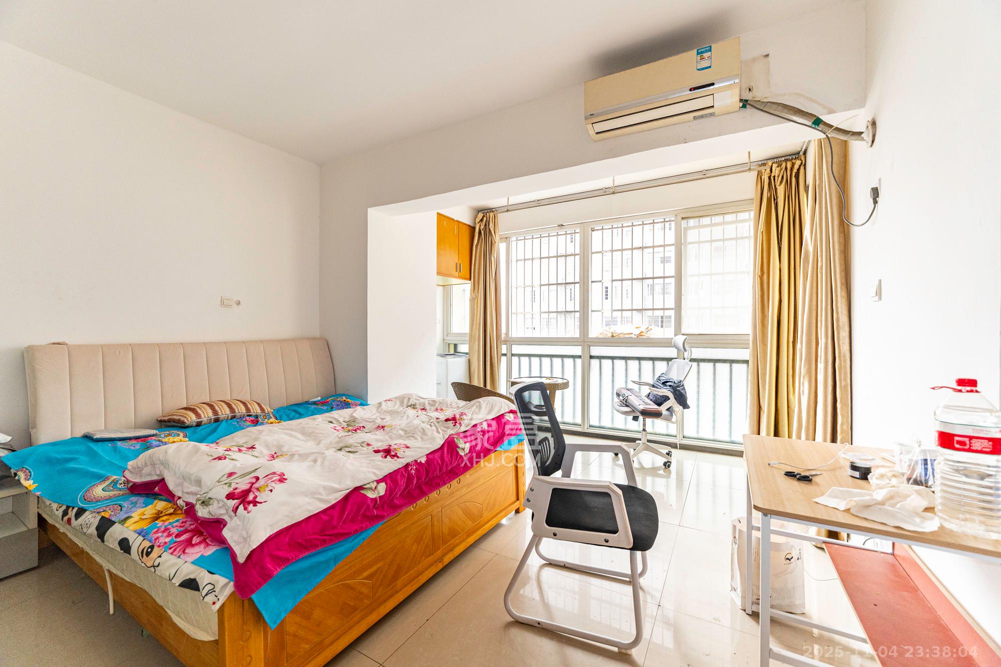 佳美星城 1室1厅1卫 29.8万 佳美星城 1室1厅1卫 29.8万卧室