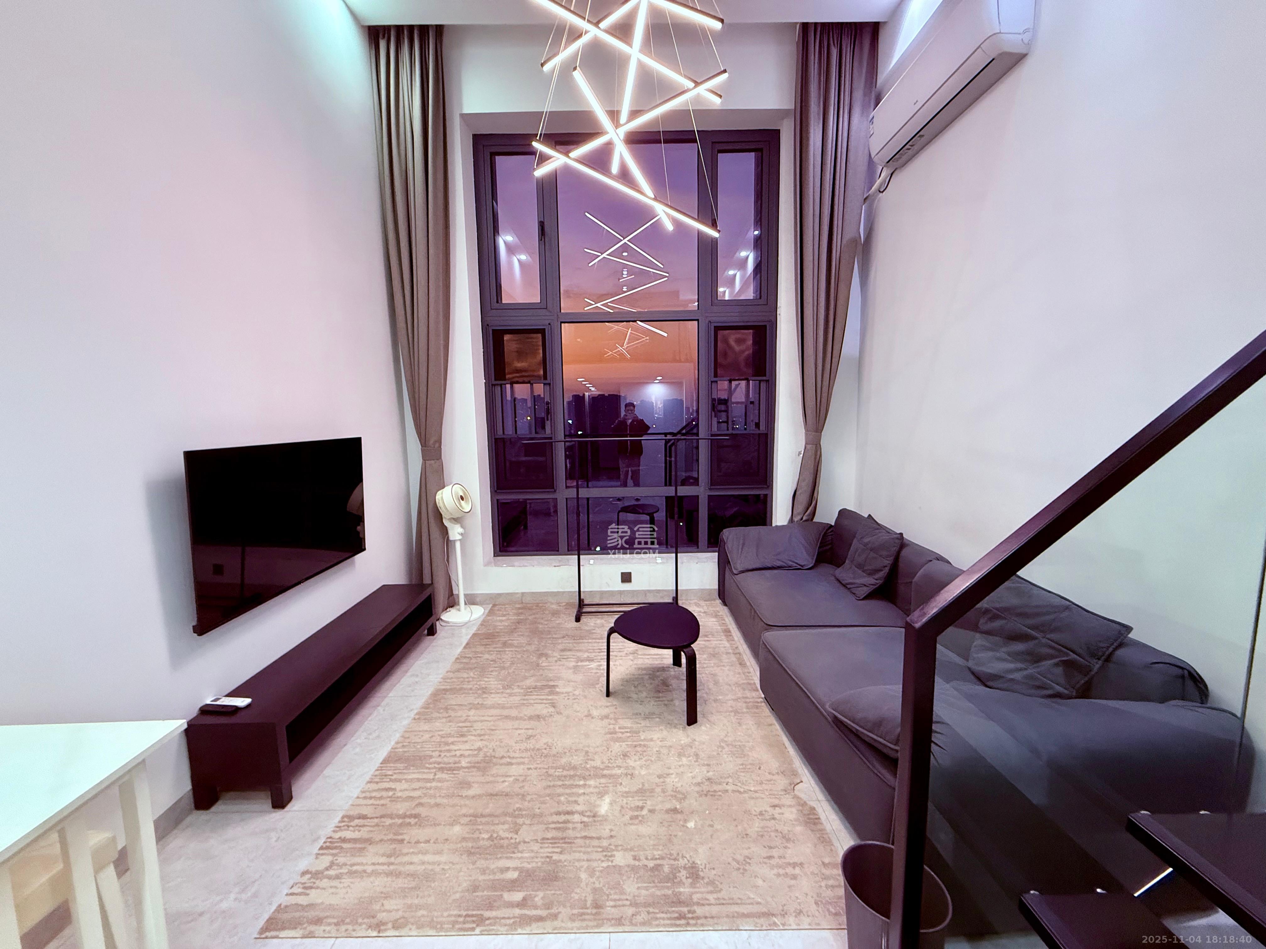 藏珑湖上公馆  1室1厅1卫    2800.0元/月