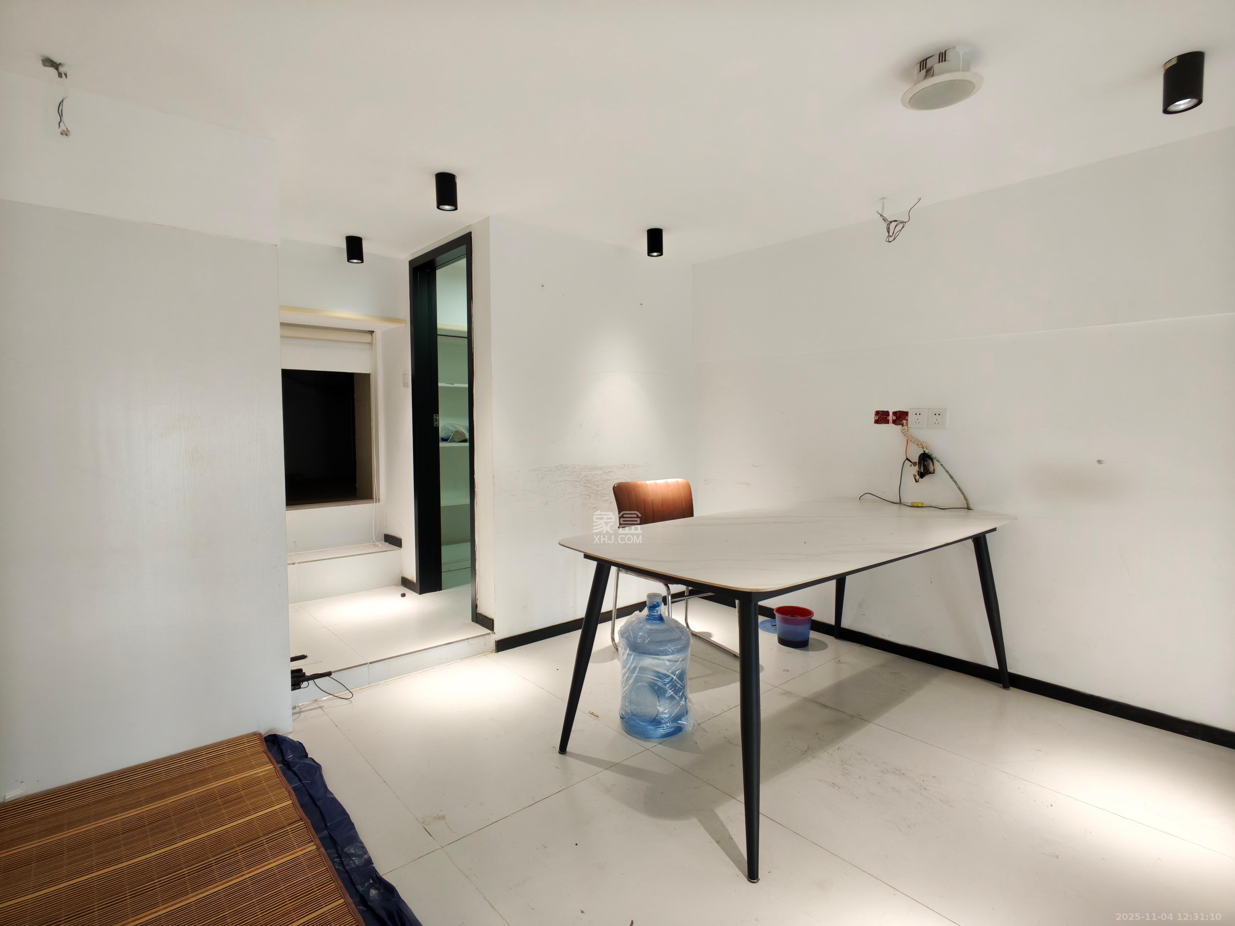 润和国际广场 1室1厅1卫 2200.0元/月 润和国际广场 1室1厅1卫 2200.0元/月室内图