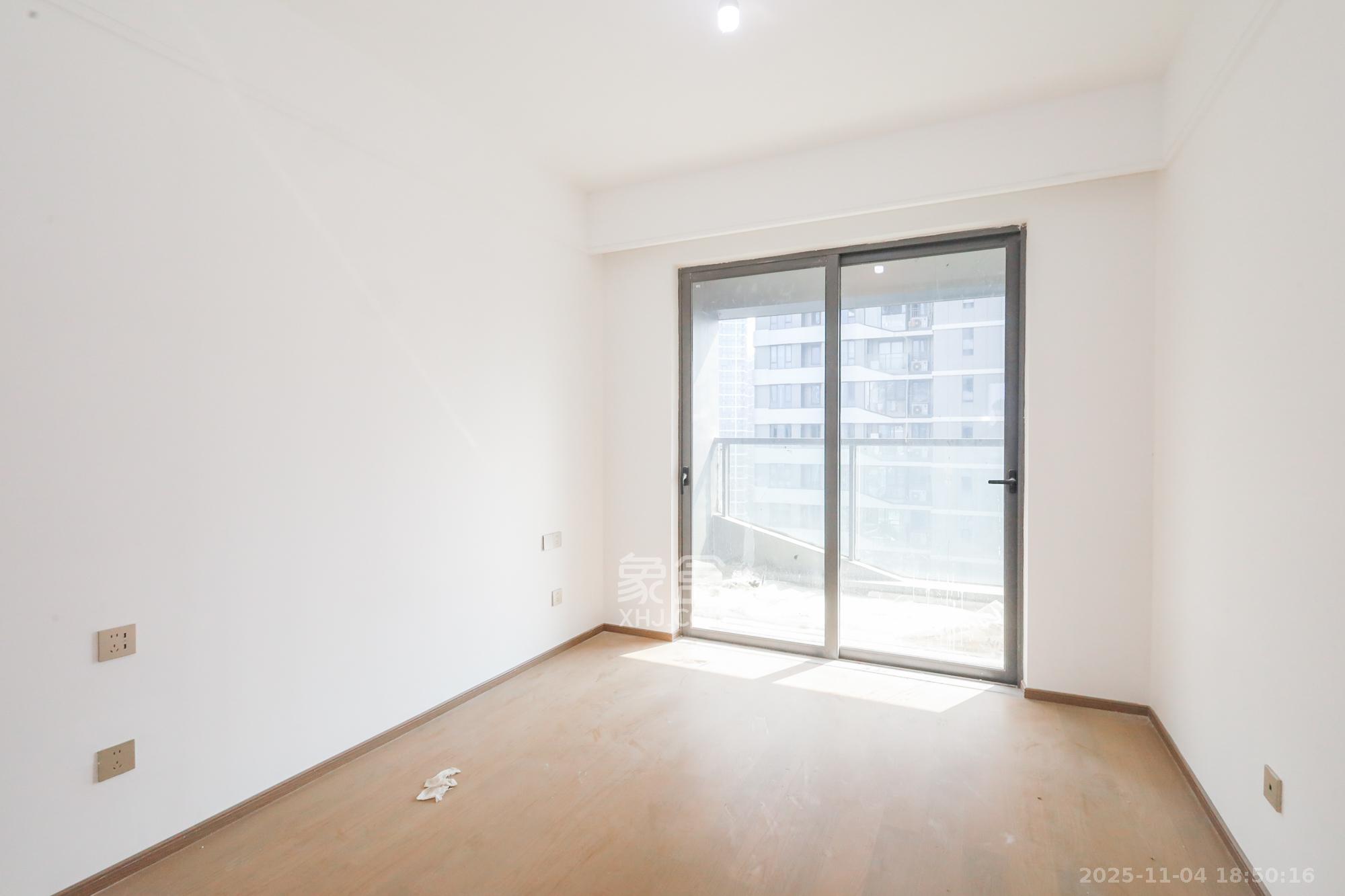 复地滨江金融中心  4室2厅2卫    212.0万卧室