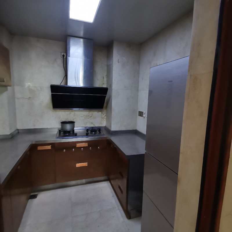 世贸雅苑  4室2厅2卫    190.0万客厅