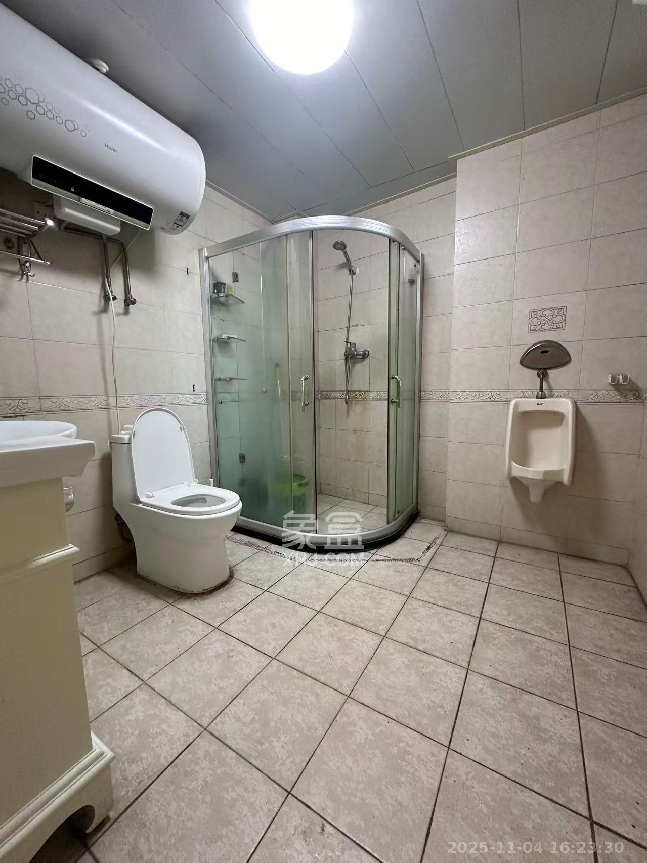 左岸春天 4室2厅2卫 3500.0元/月 左岸春天 4室2厅2卫 3500.0元/月室内图