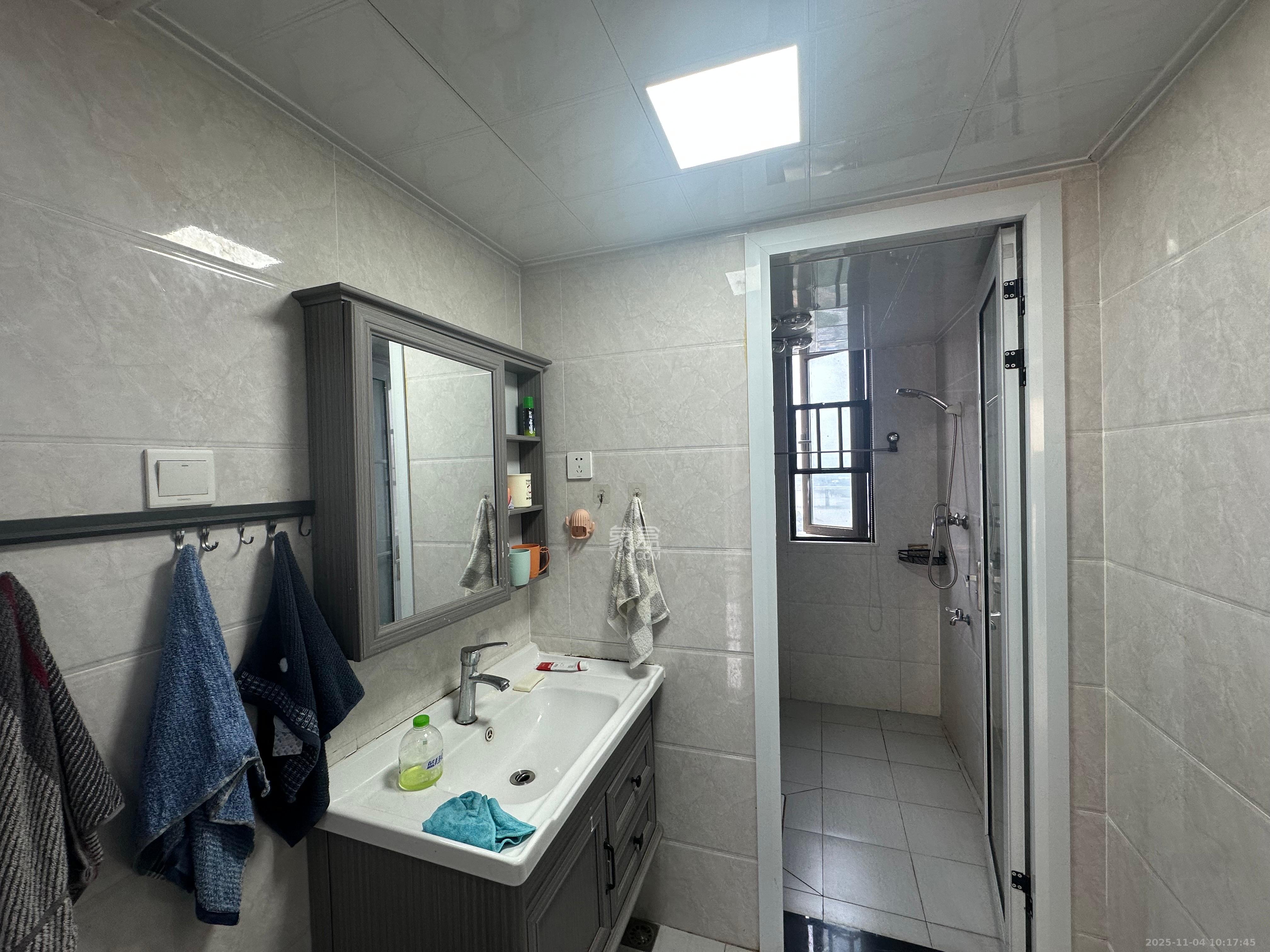 中欣楚天熙苑 3室2厅2卫 2600.0元/月 中欣楚天熙苑 3室2厅2卫 2600.0元/月室内图