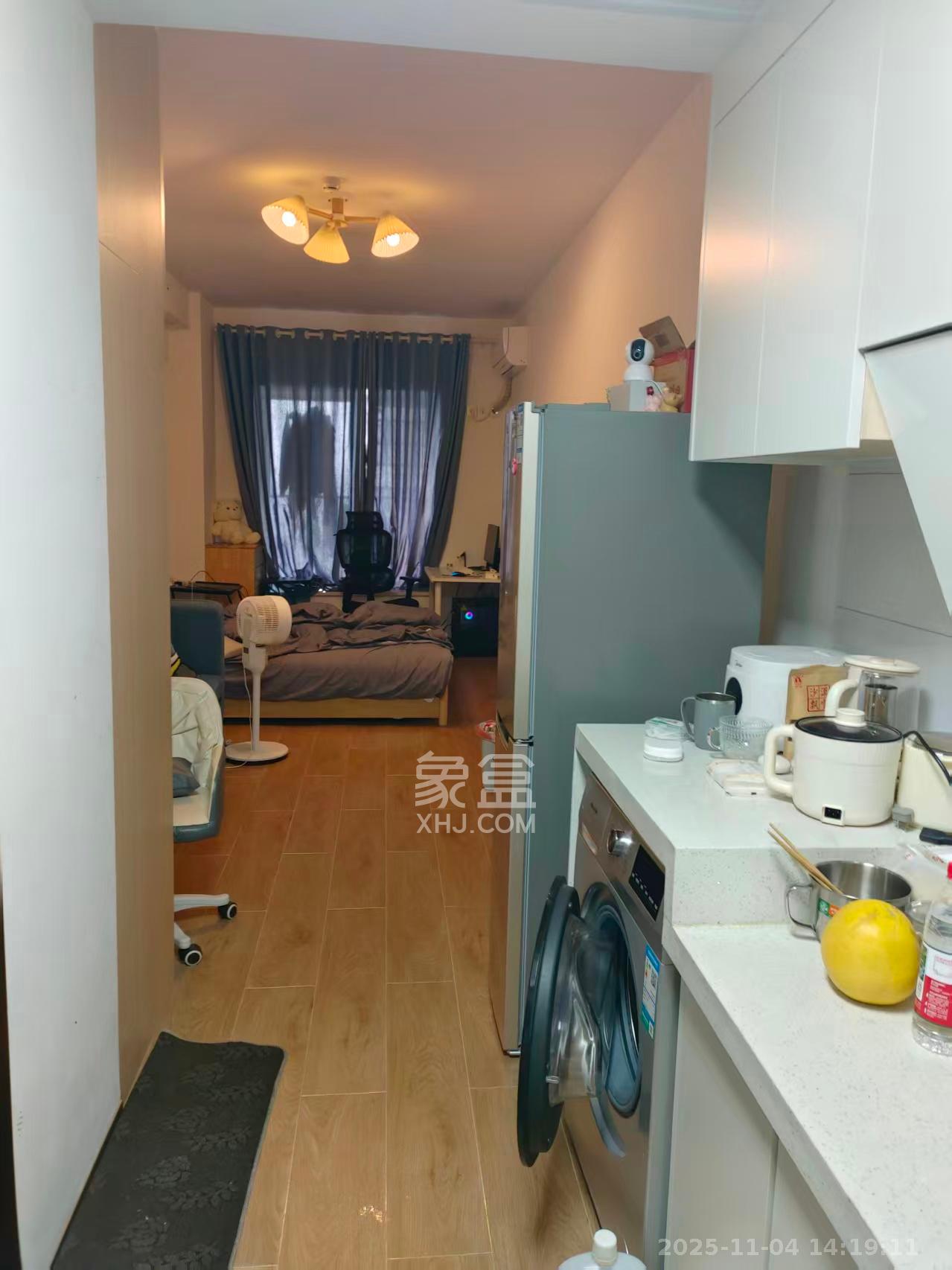 保利香槟国际  1室1厅1卫    1300.0元/月室内图