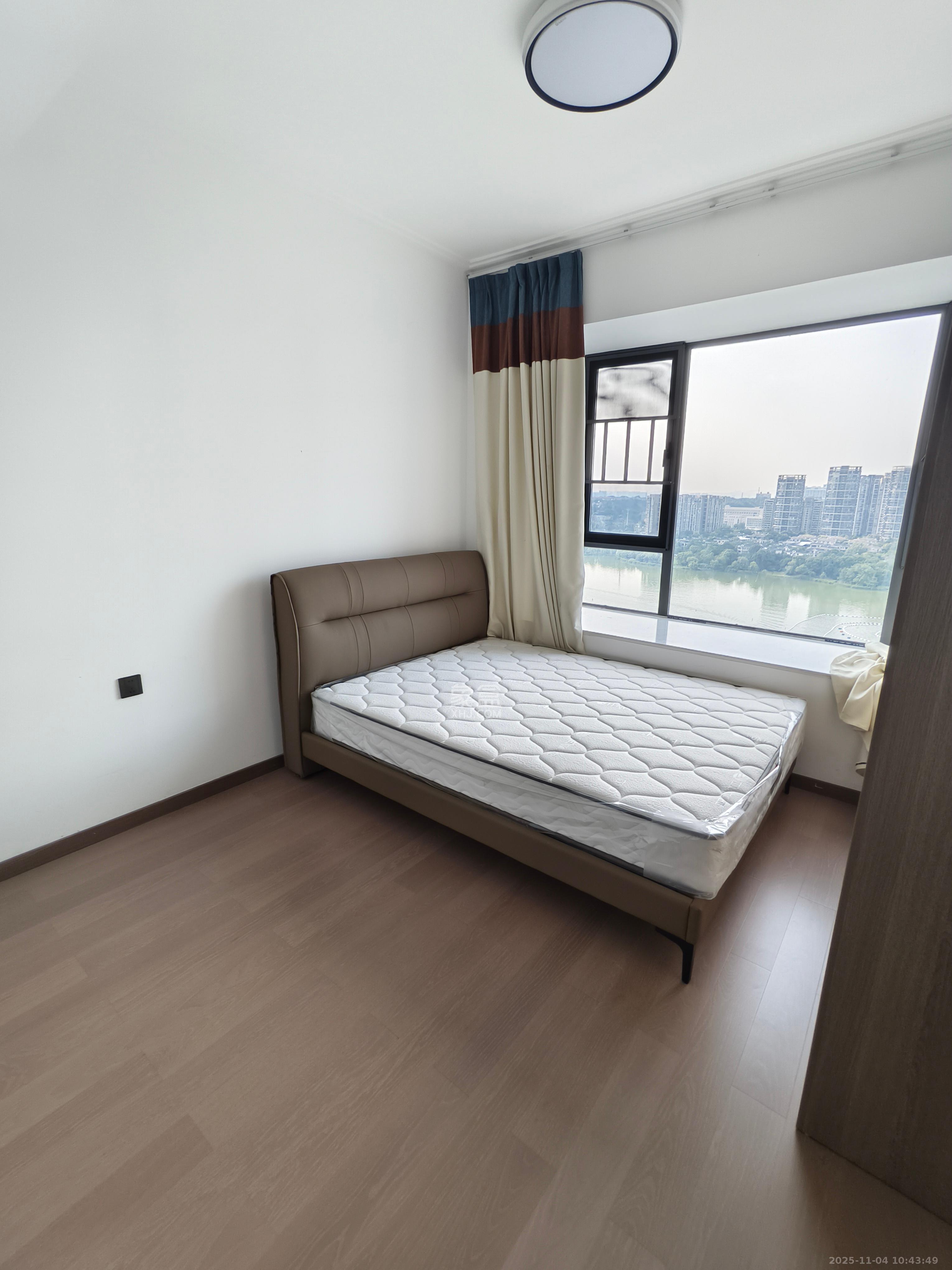 绿地V岛  1室0厅0卫    4300.0元/月 绿地V岛  1室0厅0卫    4300.0元/月室内图