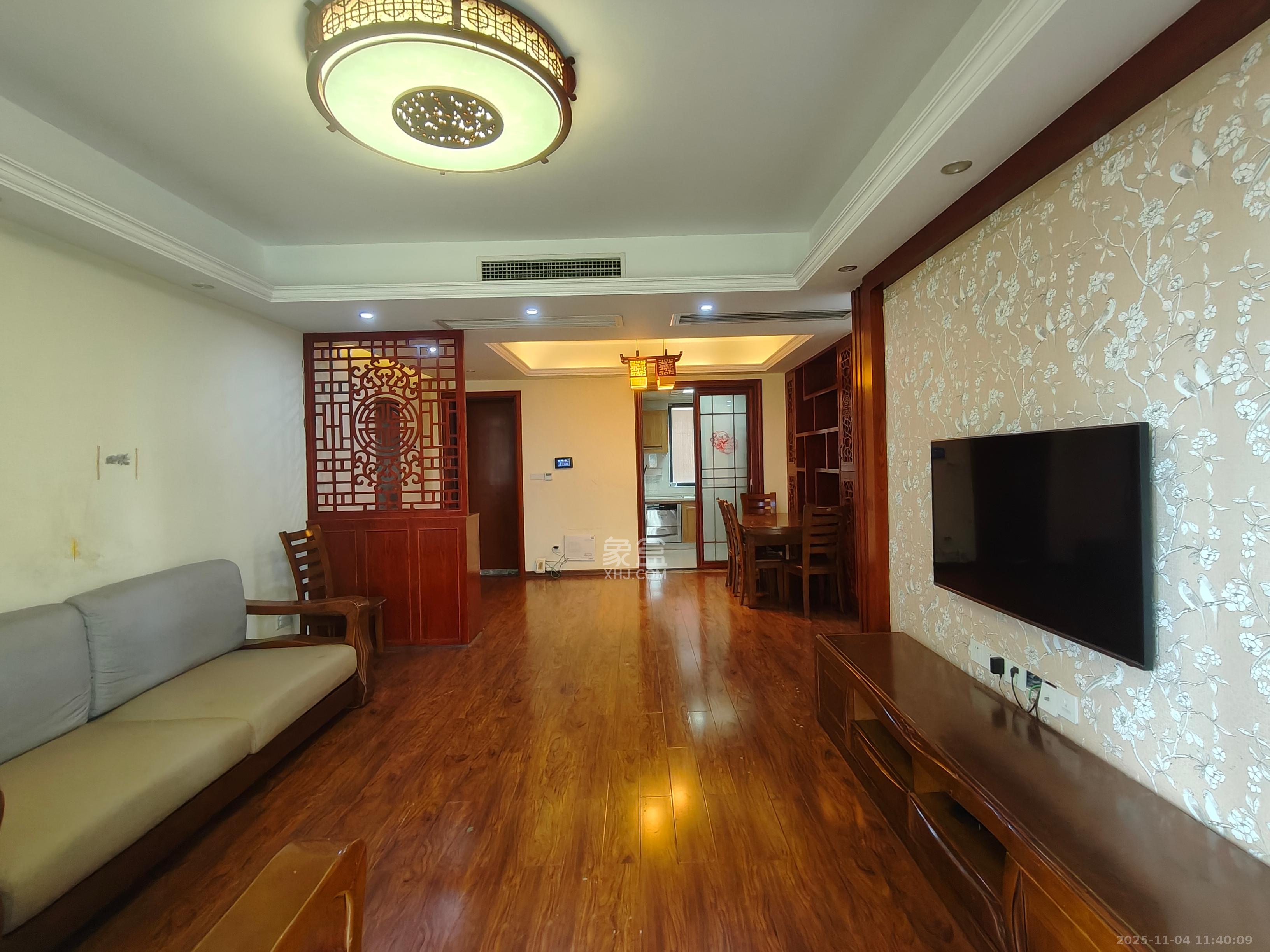 万博汇  4室2厅2卫    5200.0元/月