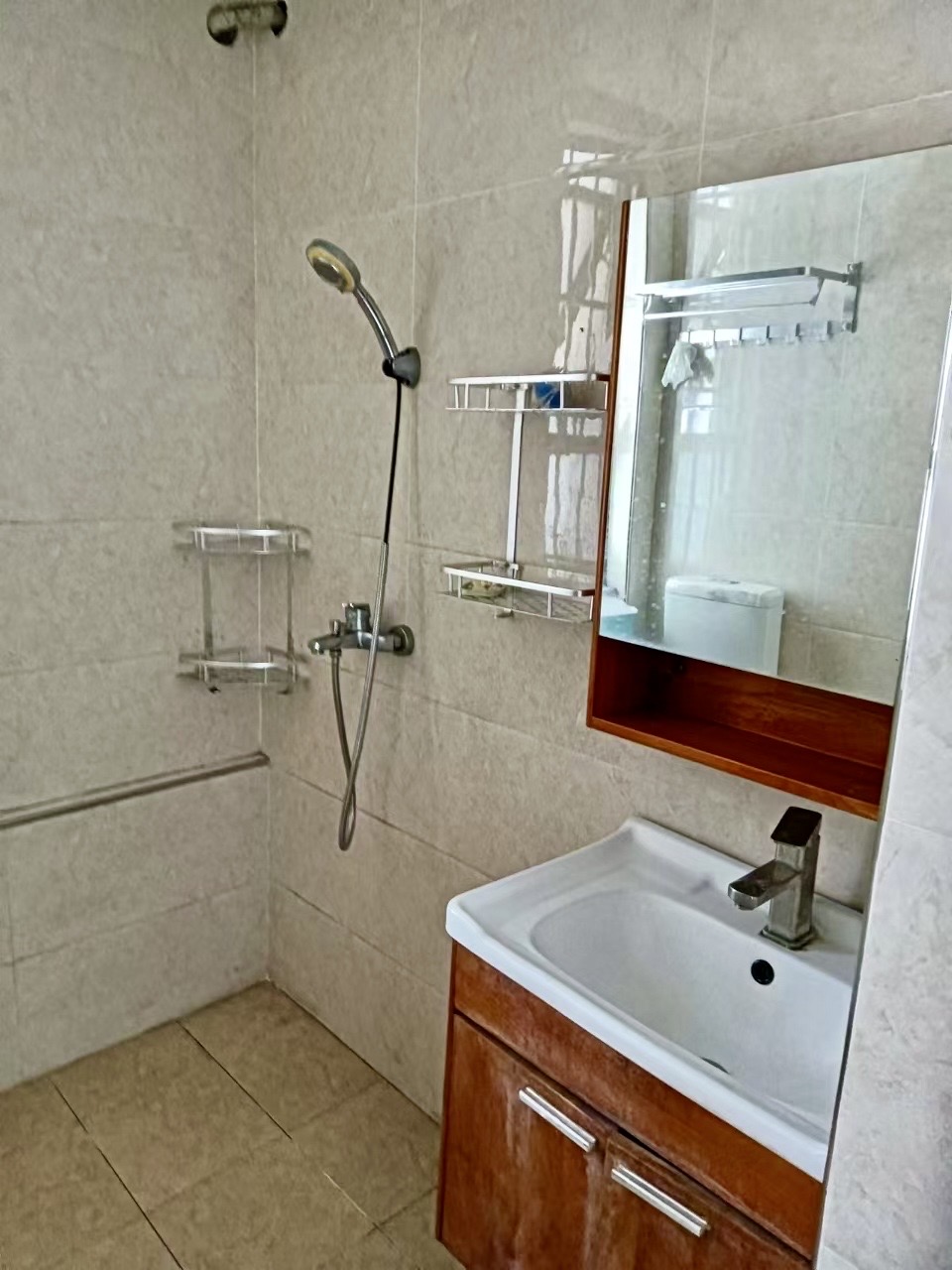 盛贤景都 2室2厅1卫 2300.0元/月 盛贤景都 2室2厅1卫 2300.0元/月室内图