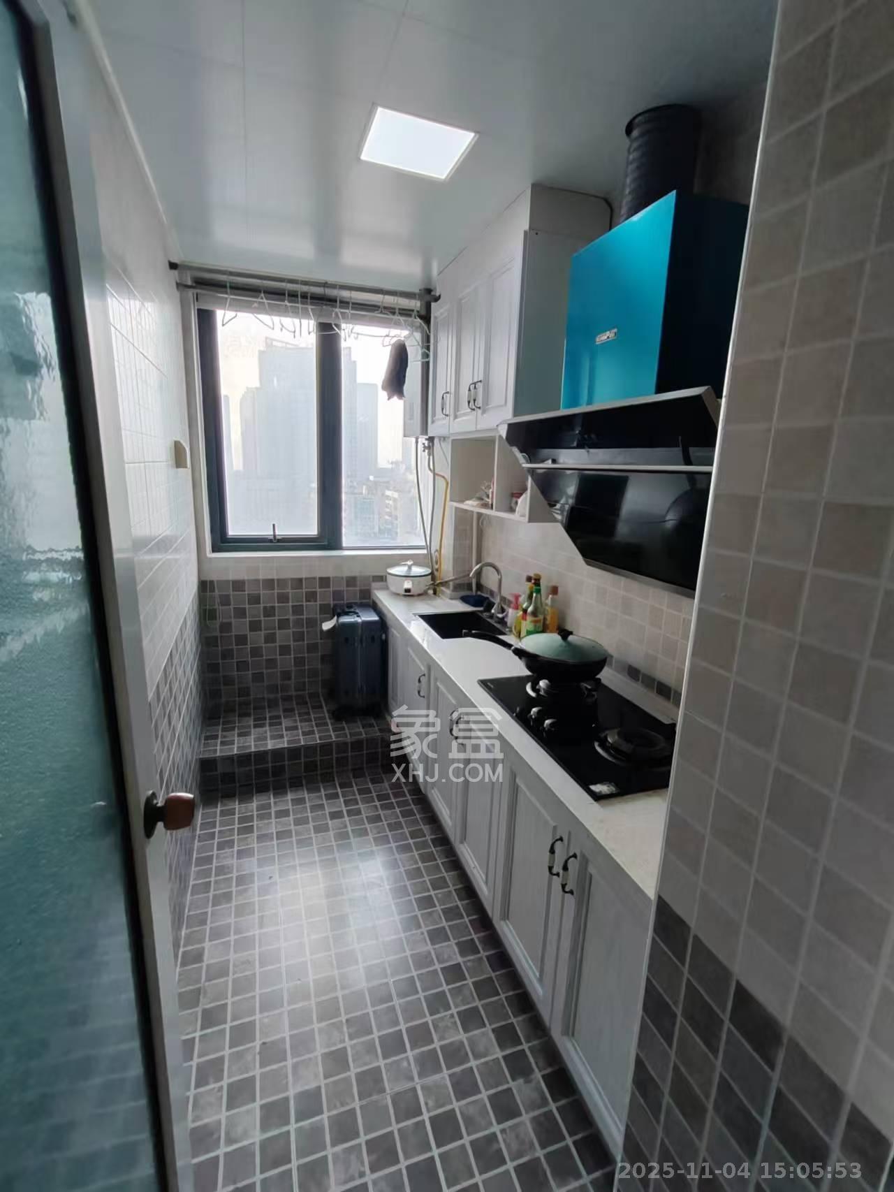 中天广场  1室1厅1卫    1800.0元/月室内图