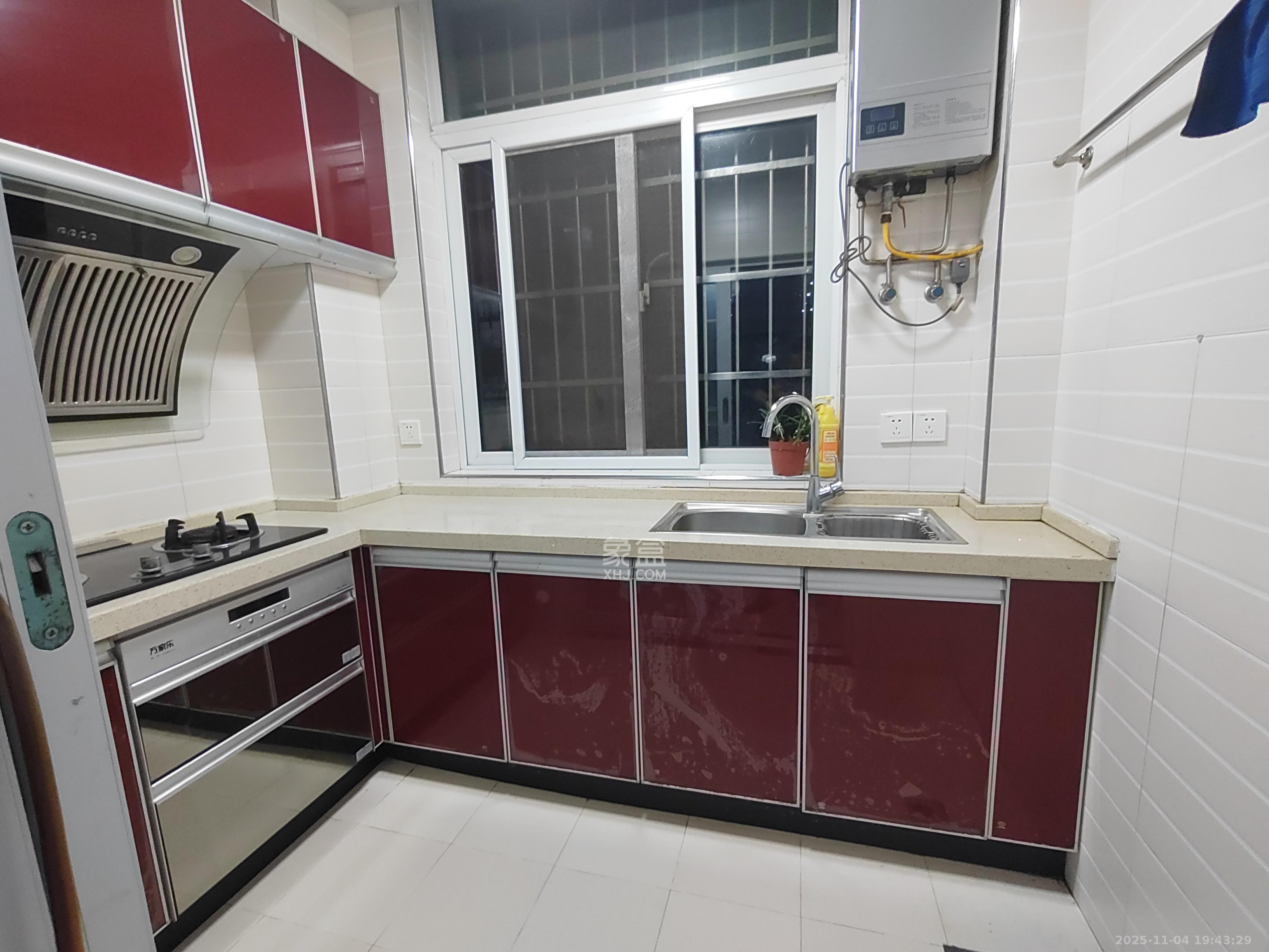 山水湾  3室2厅0卫    1800.0元/月室内图