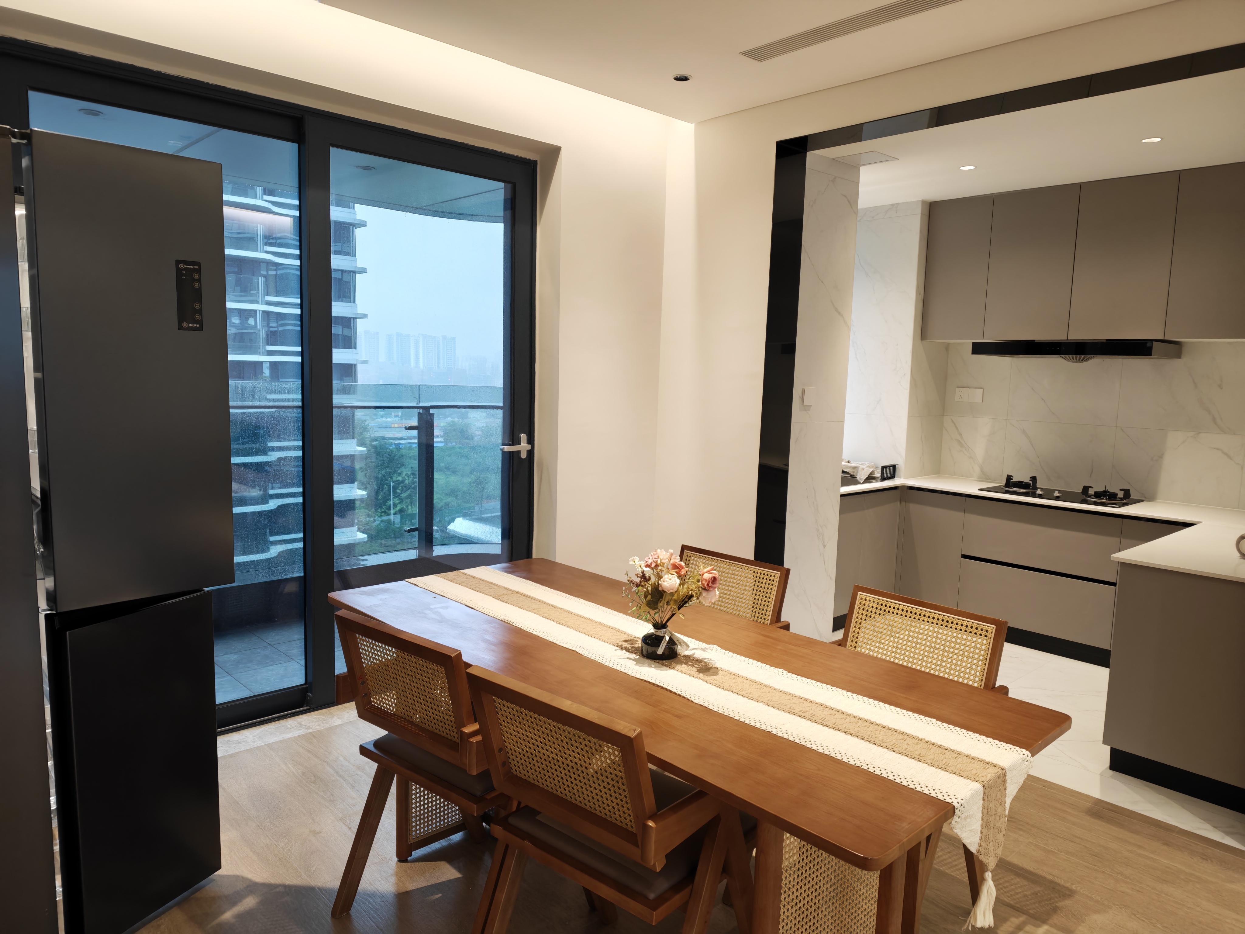 罗牛山璞域 3室2厅2卫 5500.0元/月 罗牛山璞域 3室2厅2卫 5500.0元/月室内图