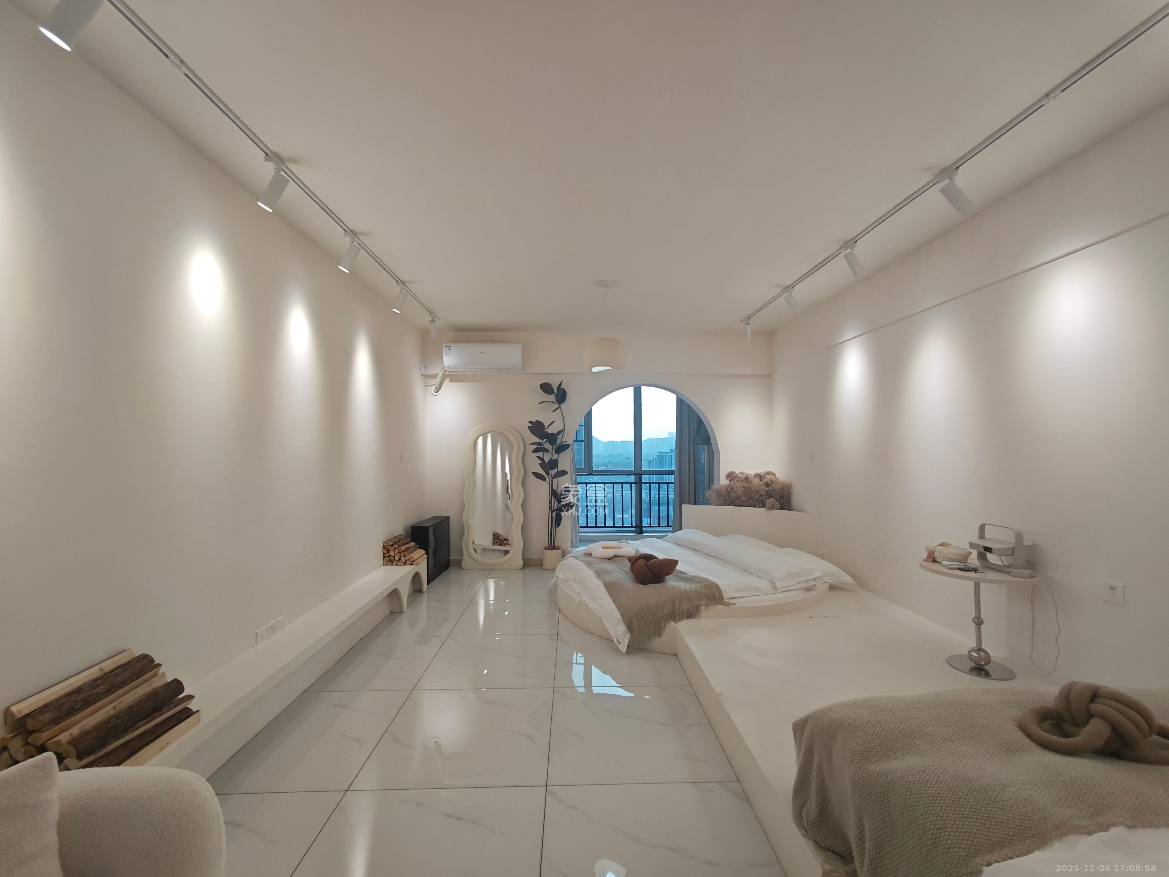 五一中央领御  1室1厅1卫    2000.0元/月室内图