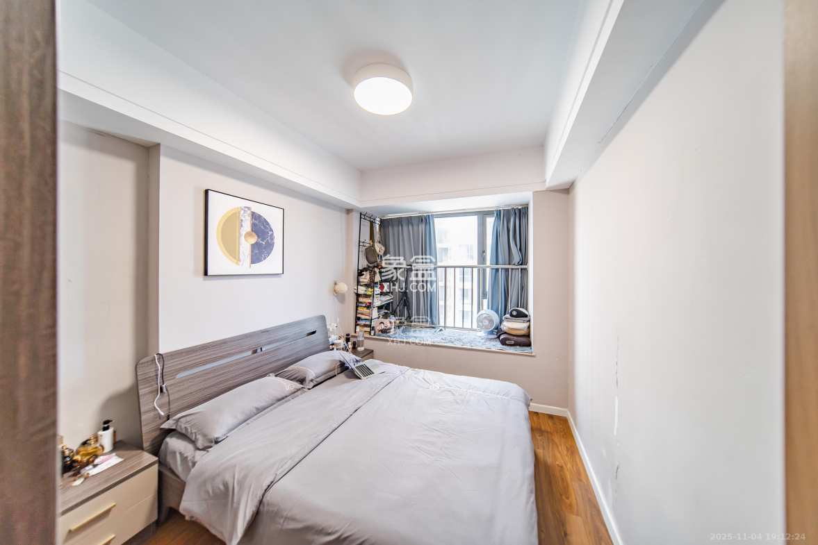 里约荟 3室2厅2卫 90.0万 里约荟 3室2厅2卫 90.0万卧室