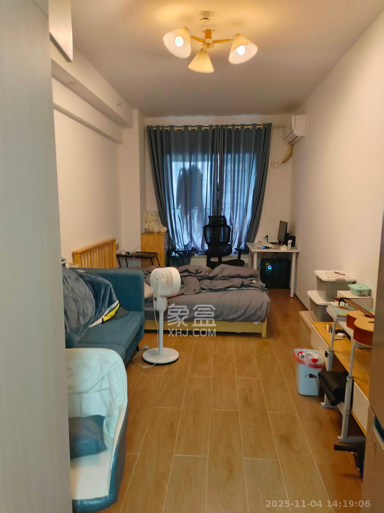 保利香槟国际 1室1厅1卫 1300.0元/月 保利香槟国际 1室1厅1卫 1300.0元/月室内图