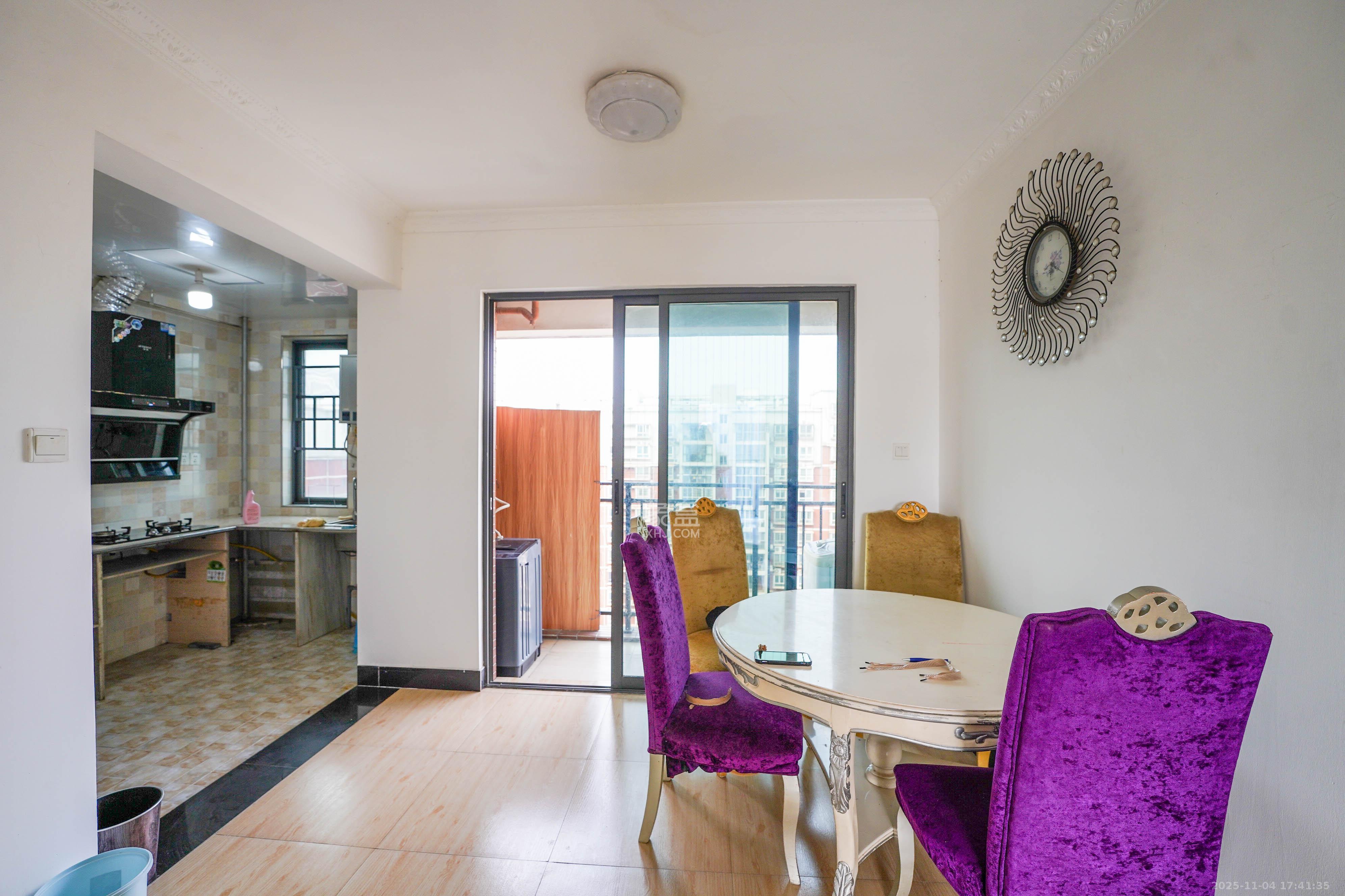 海伦堡爱ME城市 1室2厅1卫 75.0万 海伦堡爱ME城市 1室2厅1卫 75.0万客厅