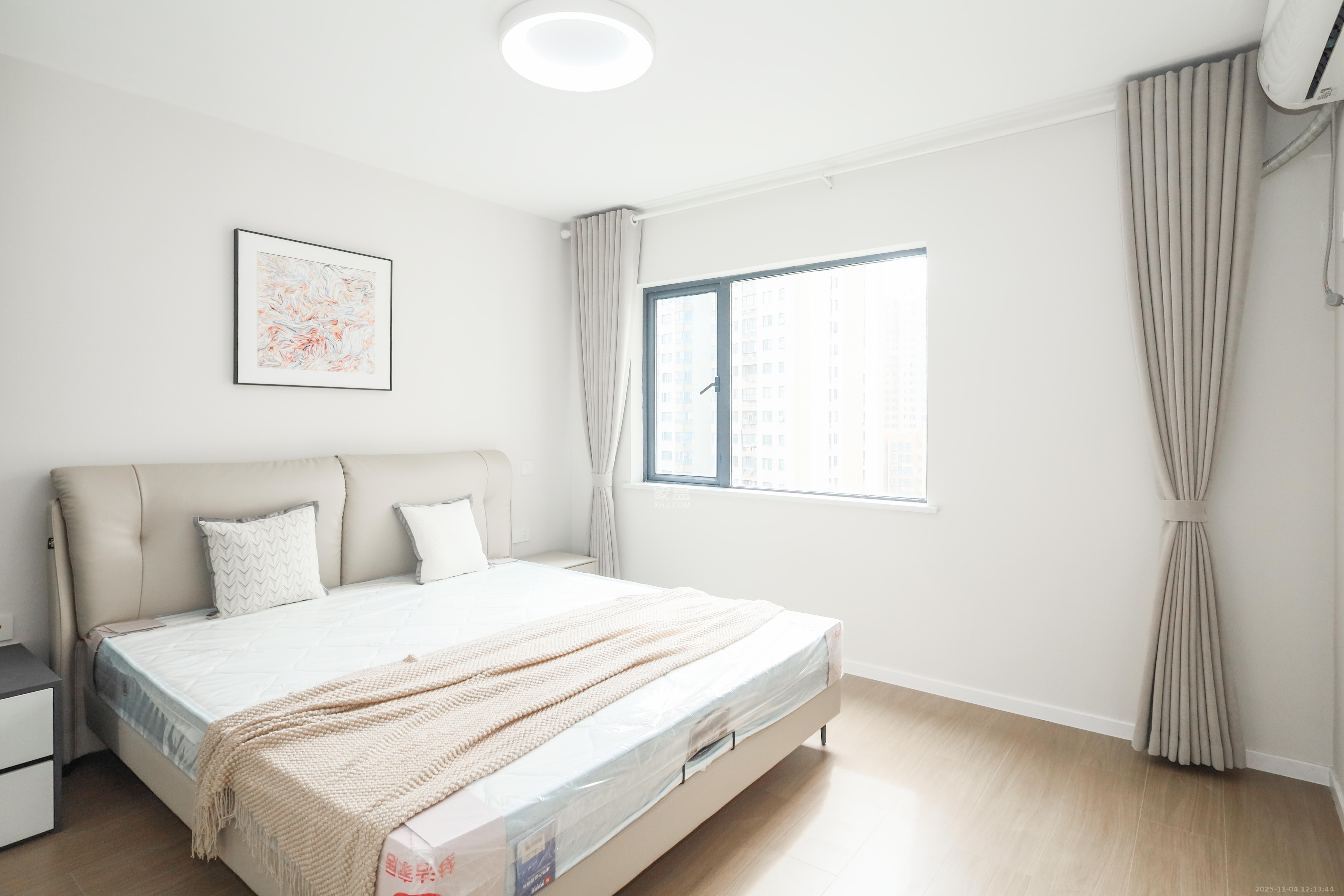 好莱城（弘德西街）  4室2厅2卫    132.8万卧室