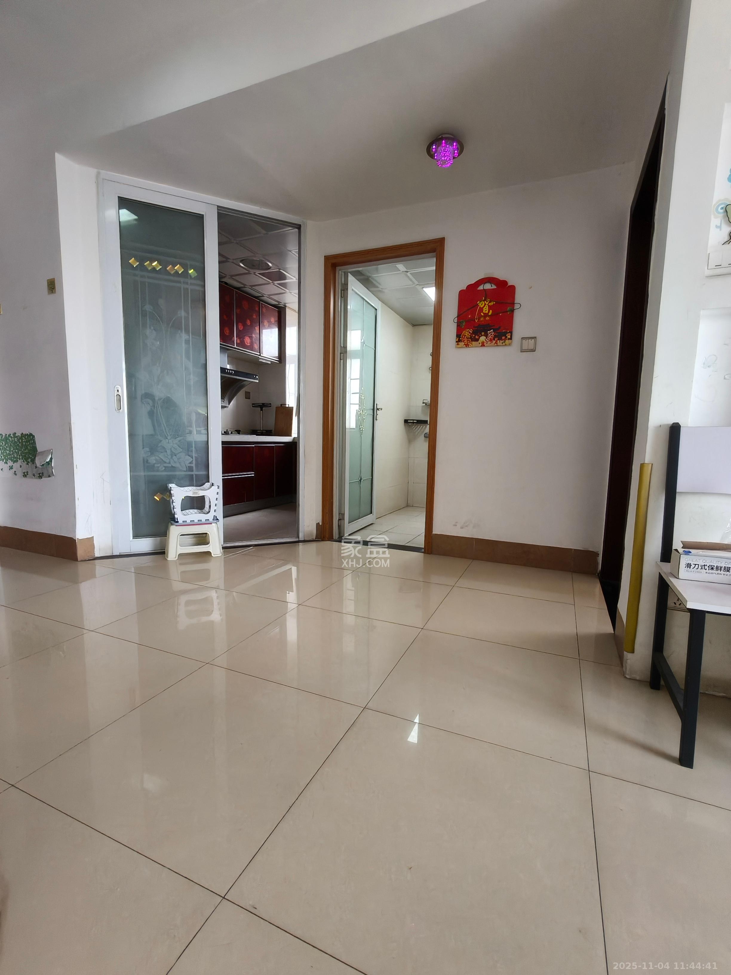 恒基凯旋门一二期  1室1厅1卫    1700.0元/月室内图