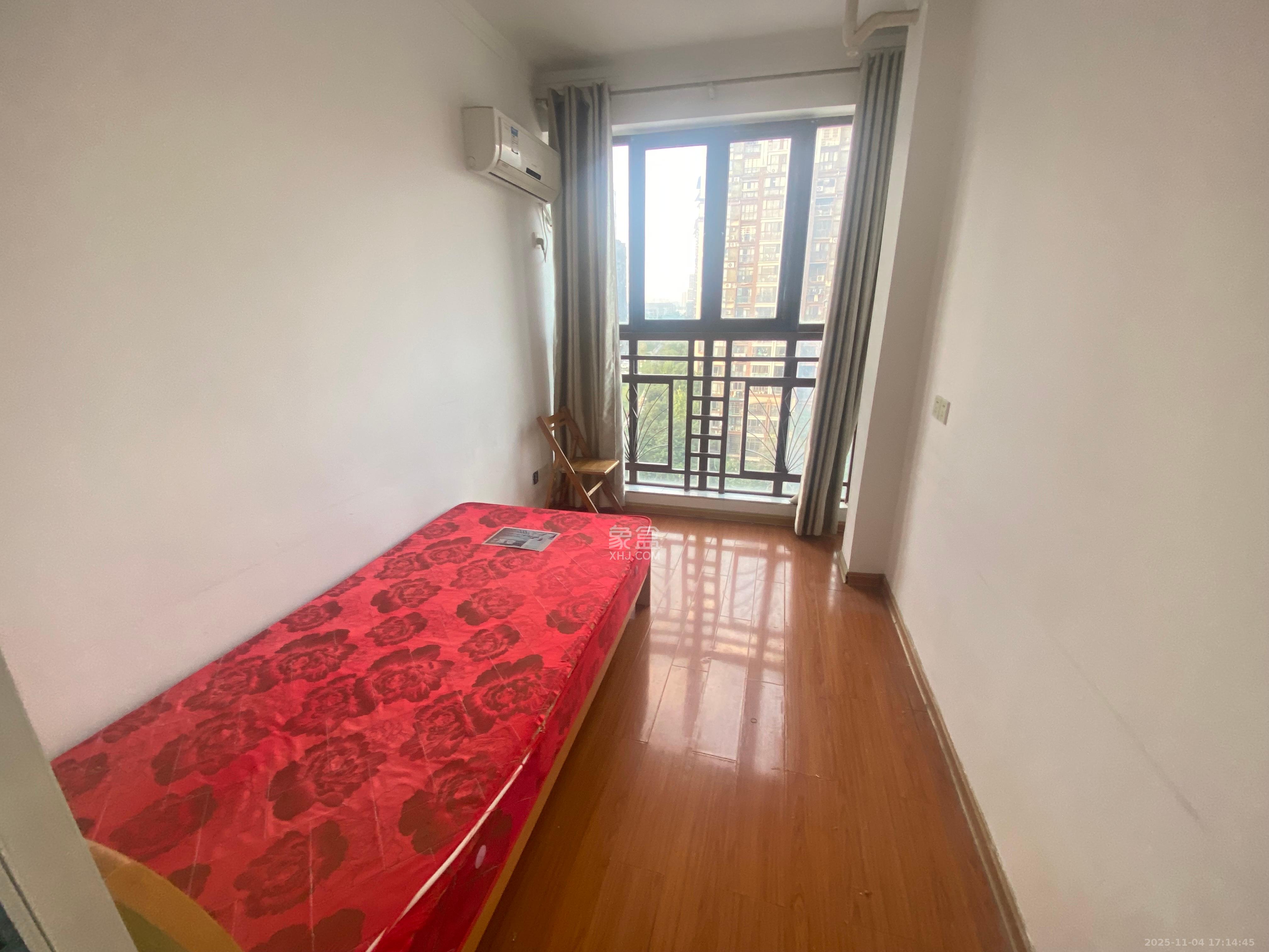 高信向日葵 3室2厅1卫 2600.0元/月 高信向日葵 3室2厅1卫 2600.0元/月室内图