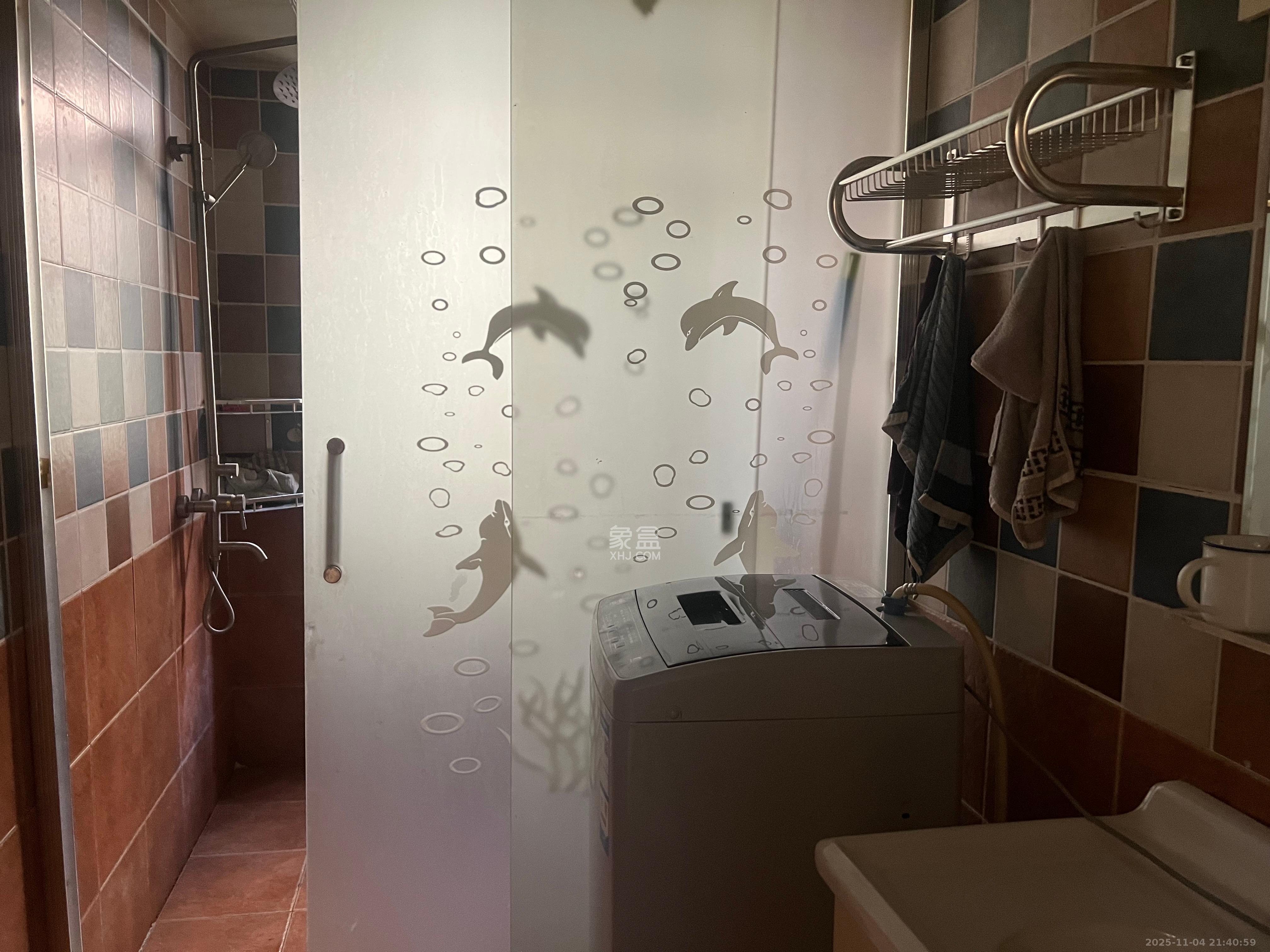 星城国际  3室2厅2卫    1800.0元/月室内图